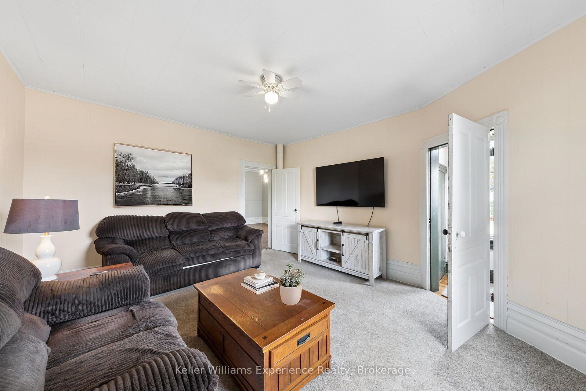Photo 8 of 17 Stone Street, Springwater, Elmvale — HOMEH
