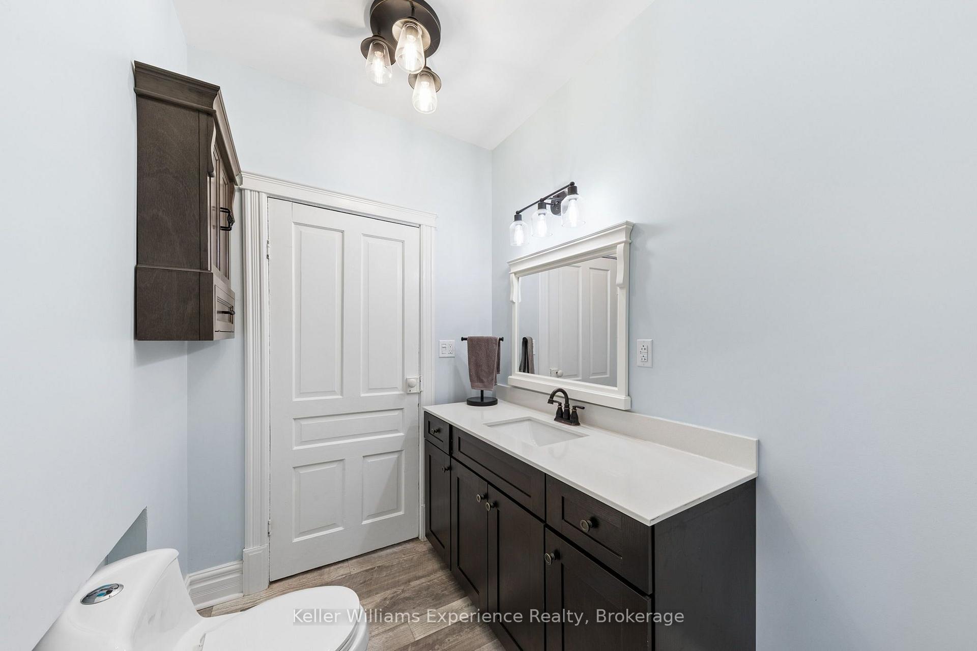 Photo 23 of 17 Stone Street, Springwater, Elmvale — HOMEH