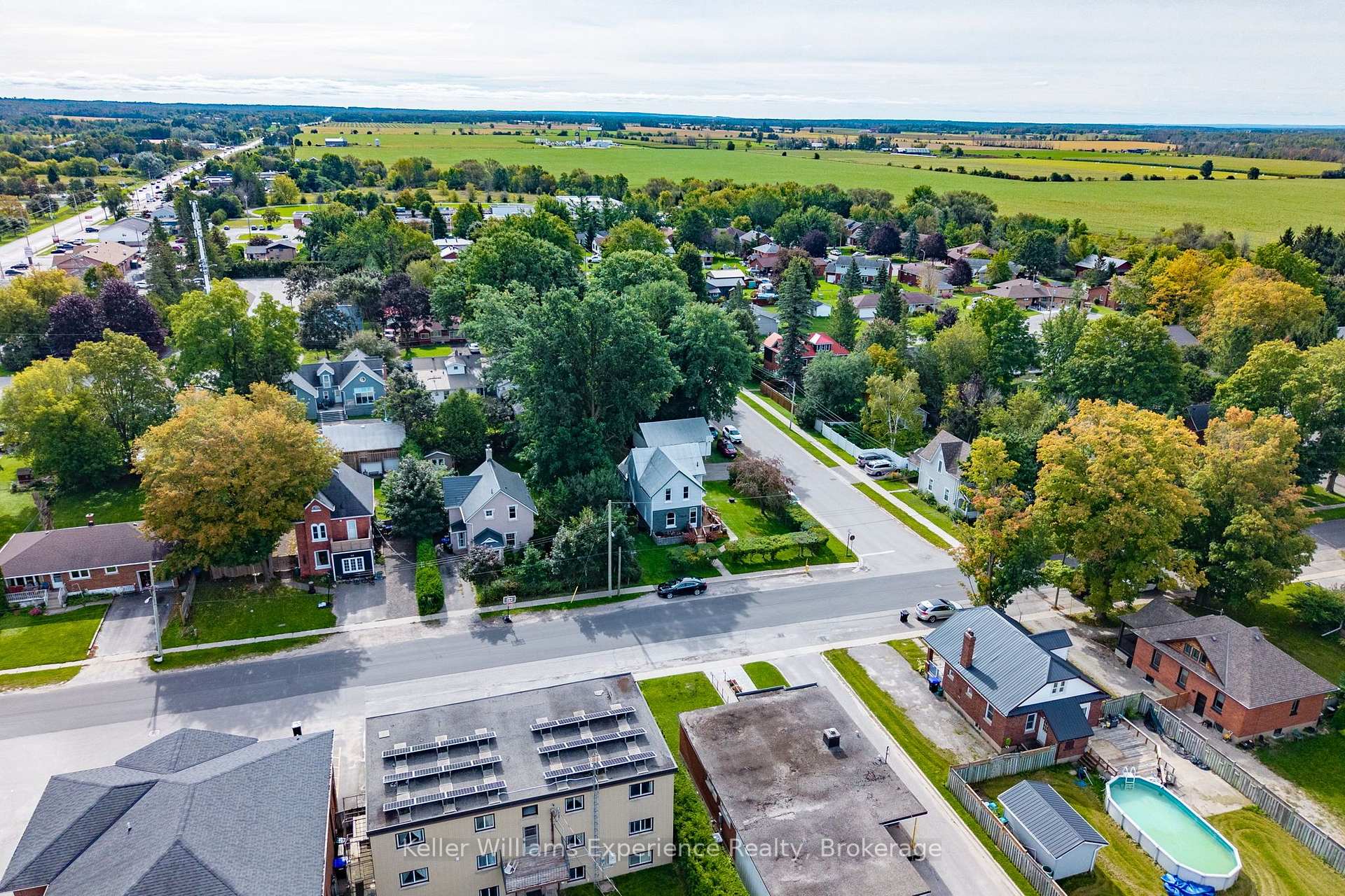 Photo 43 of 17 Stone Street, Springwater, Elmvale — HOMEH