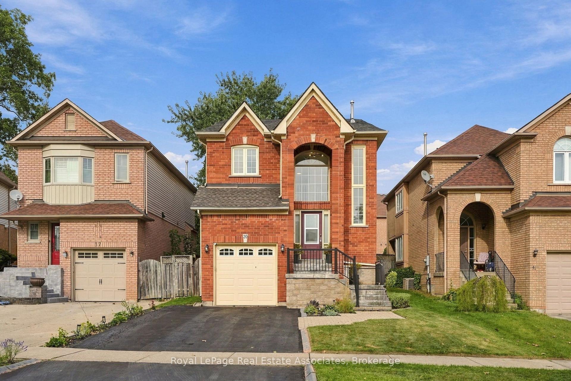 Photo 1 of 39 Segwun Road, Hamilton, Waterdown — HOMEH
