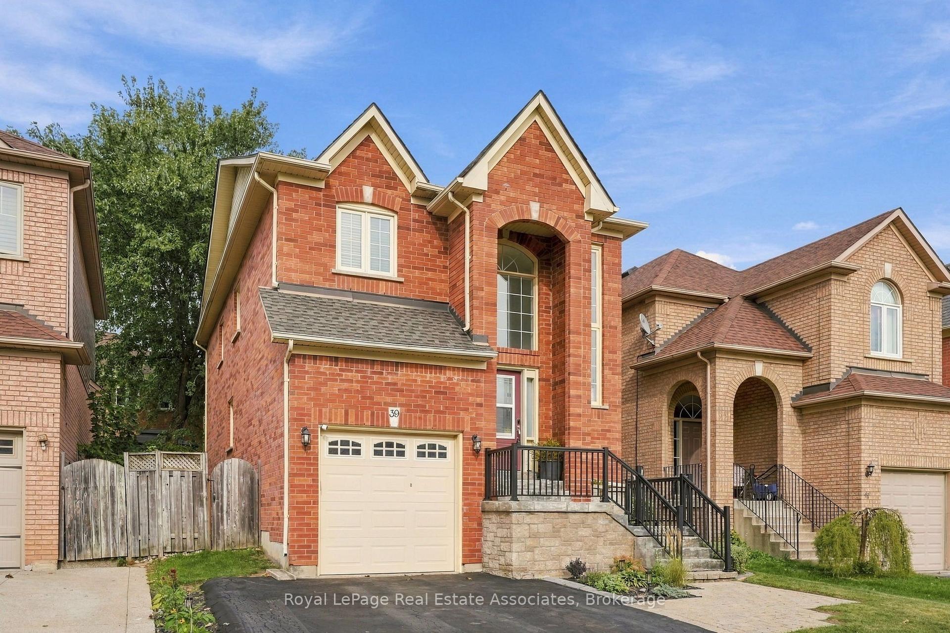 Photo 2 of 39 Segwun Road, Hamilton, Waterdown — HOMEH