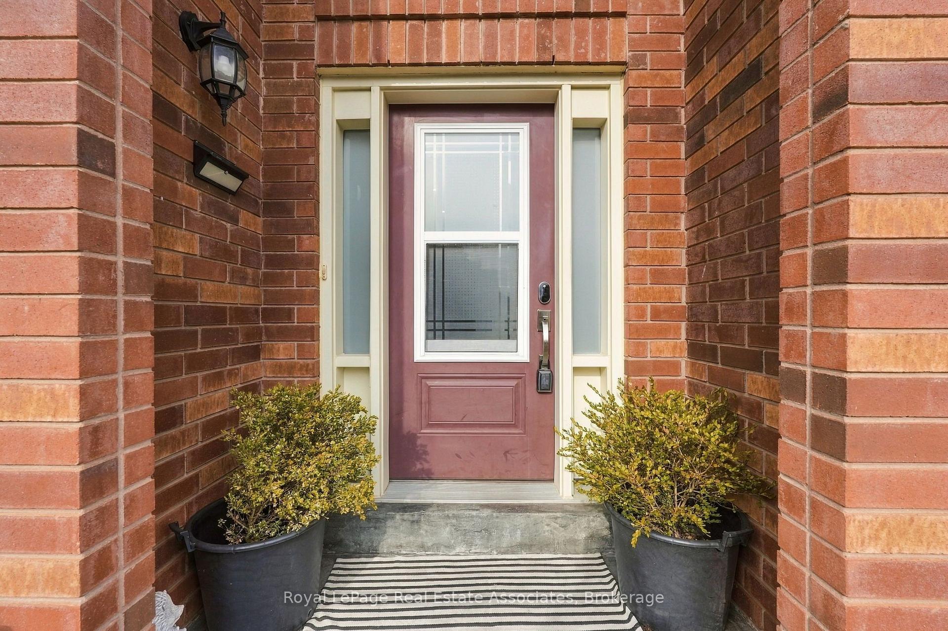 Photo 4 of 39 Segwun Road, Hamilton, Waterdown — HOMEH