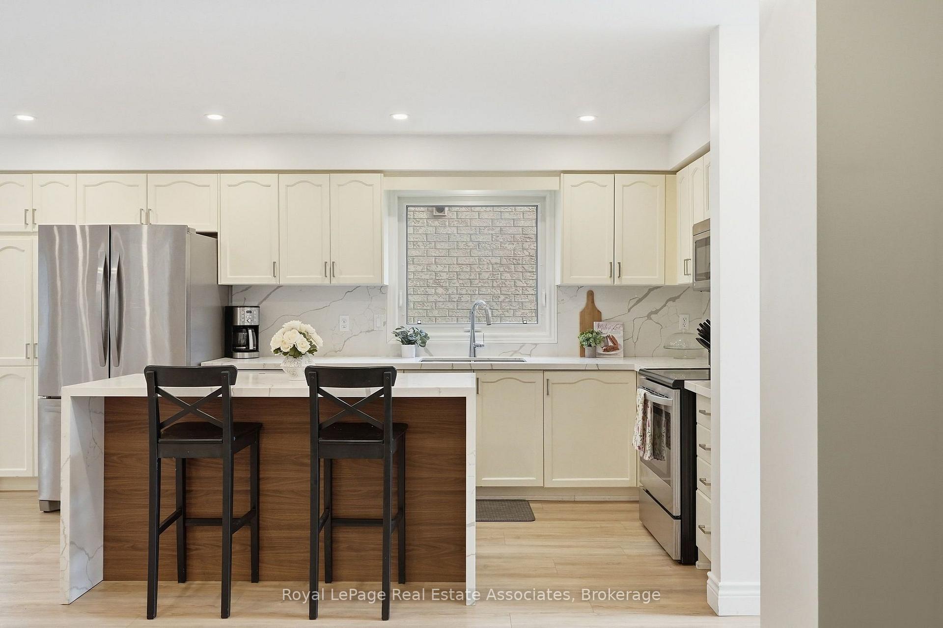 Photo 8 of 39 Segwun Road, Hamilton, Waterdown — HOMEH