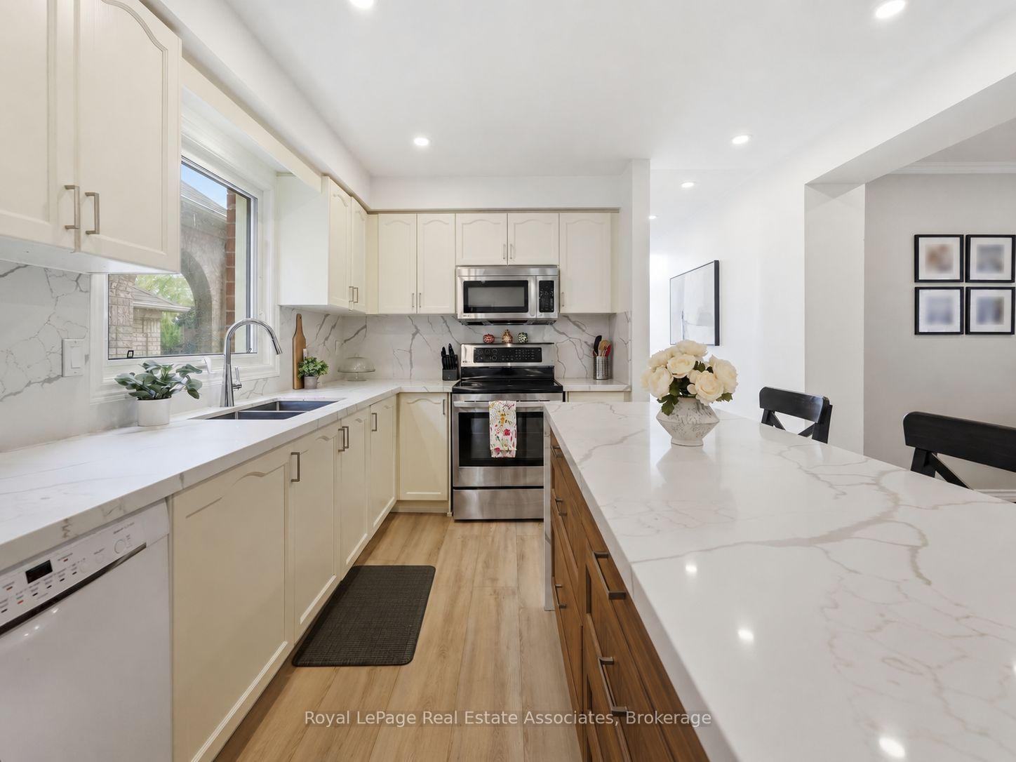 Photo 10 of 39 Segwun Road, Hamilton, Waterdown — HOMEH