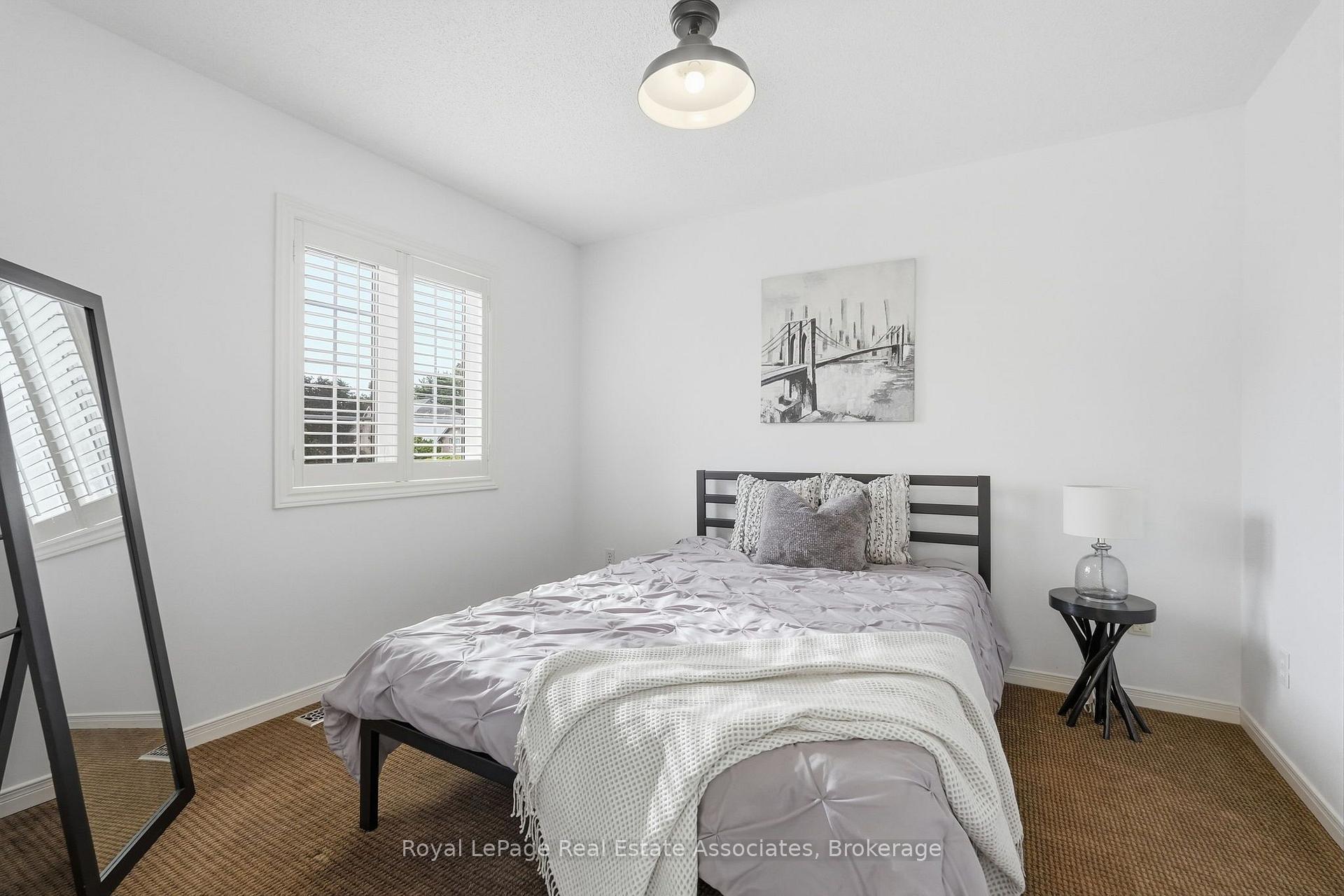 Photo 24 of 39 Segwun Road, Hamilton, Waterdown — HOMEH