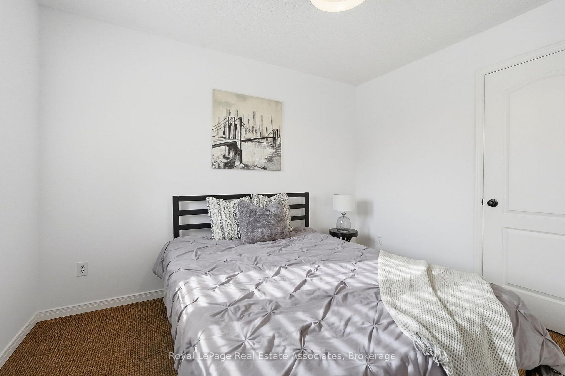 Photo 25 of 39 Segwun Road, Hamilton, Waterdown — HOMEH