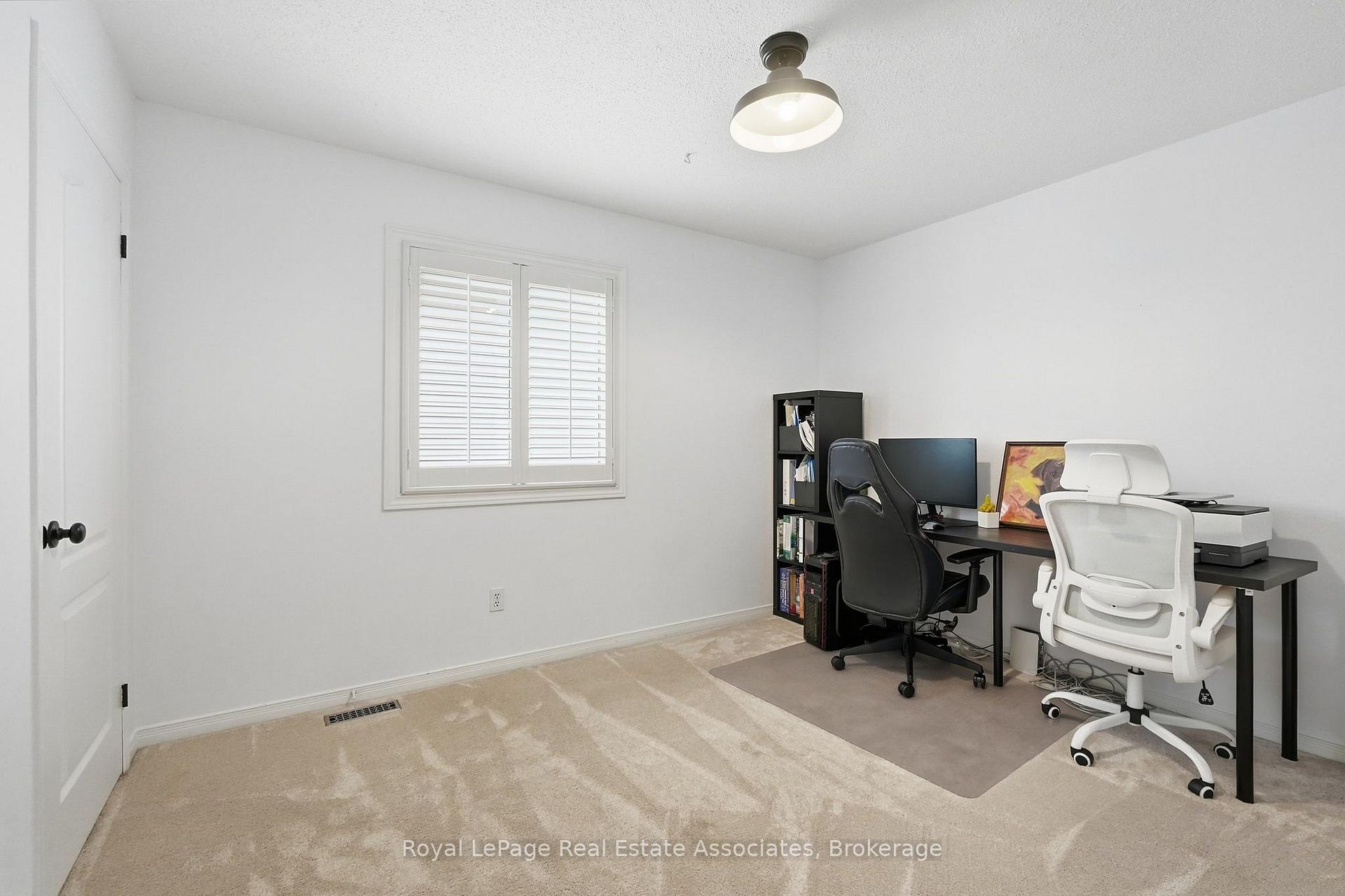Photo 29 of 39 Segwun Road, Hamilton, Waterdown — HOMEH