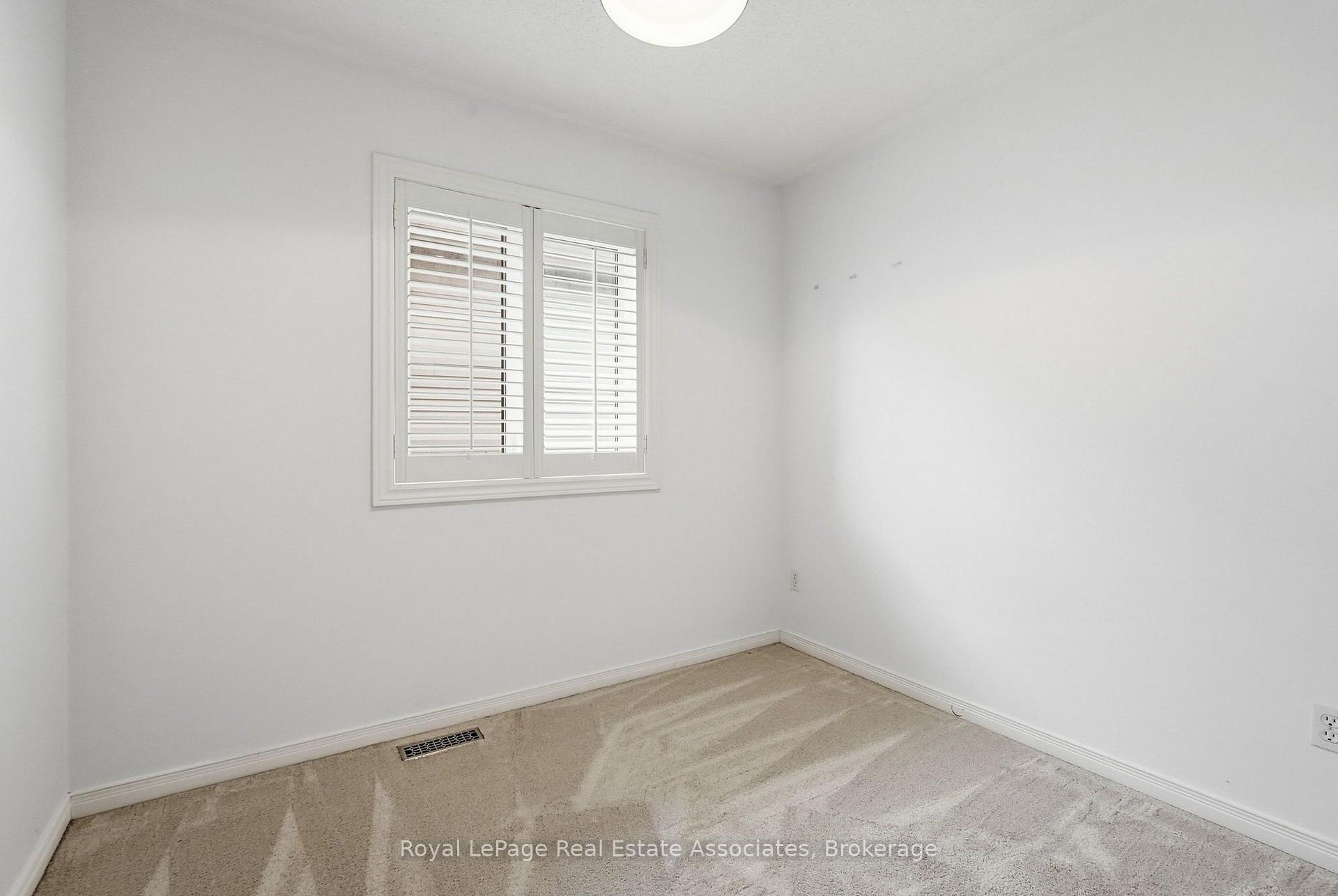Photo 31 of 39 Segwun Road, Hamilton, Waterdown — HOMEH