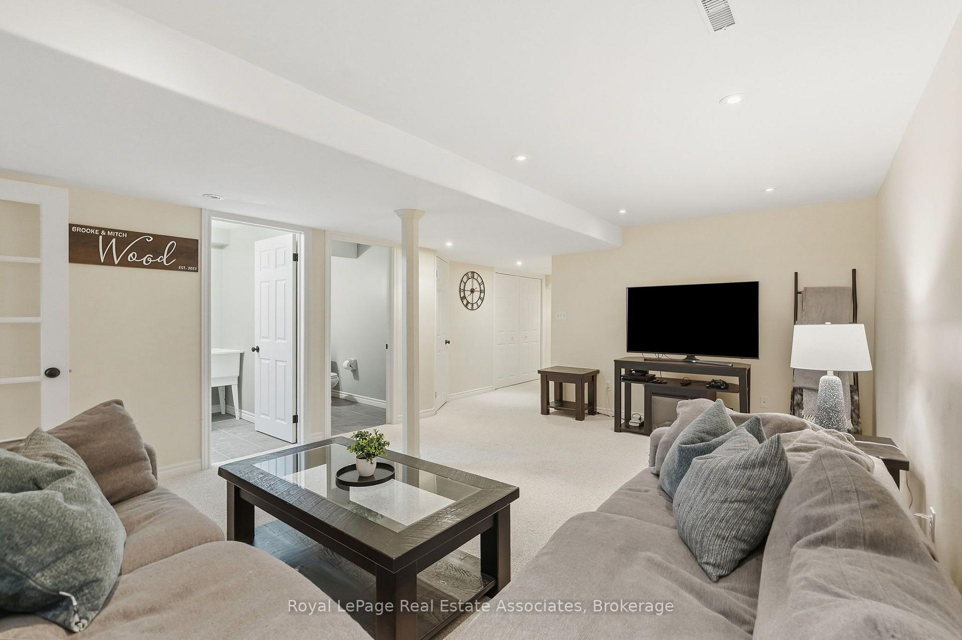 Photo 39 of 39 Segwun Road, Hamilton, Waterdown — HOMEH