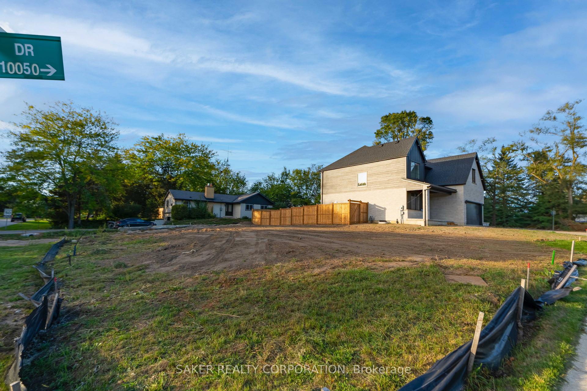 Photo 4 of 10056 Oxbow Drive, Middlesex Centre, Komoka — HOMEH
