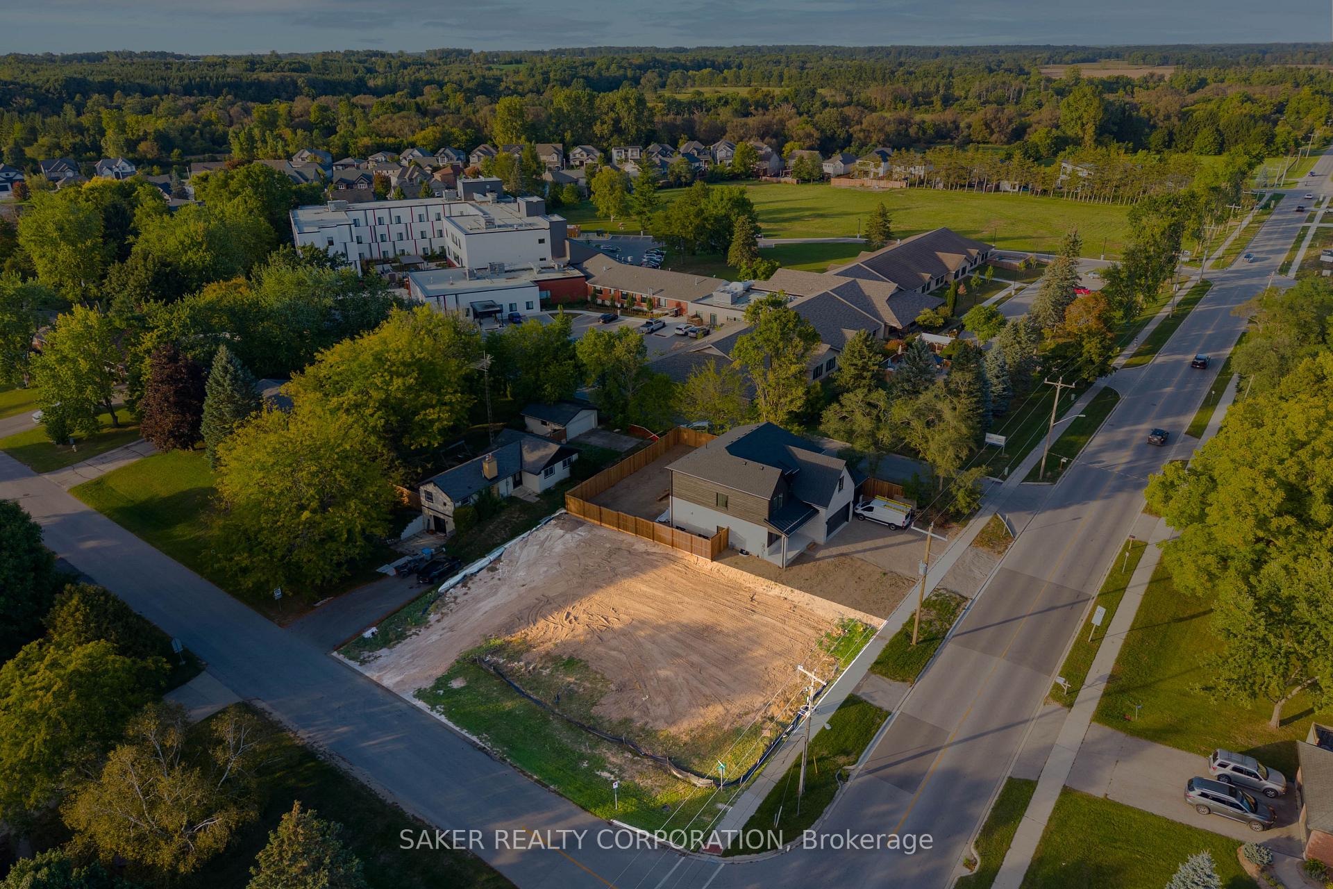 Photo 5 of 10056 Oxbow Drive, Middlesex Centre, Komoka — HOMEH