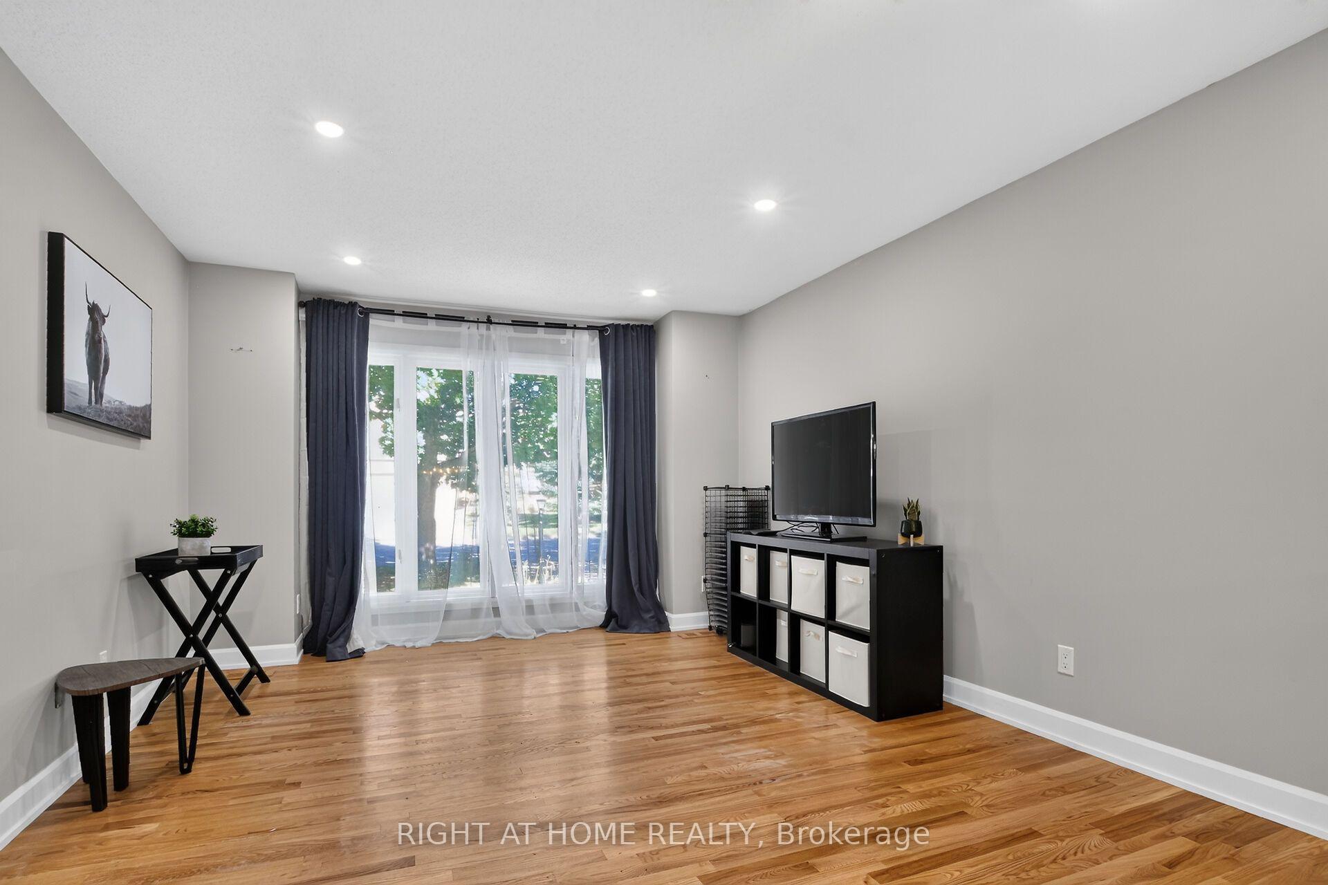Photo 7 of 3 Pommel Crescent, Ottawa, Kanata - Bridlewood — HOMEH