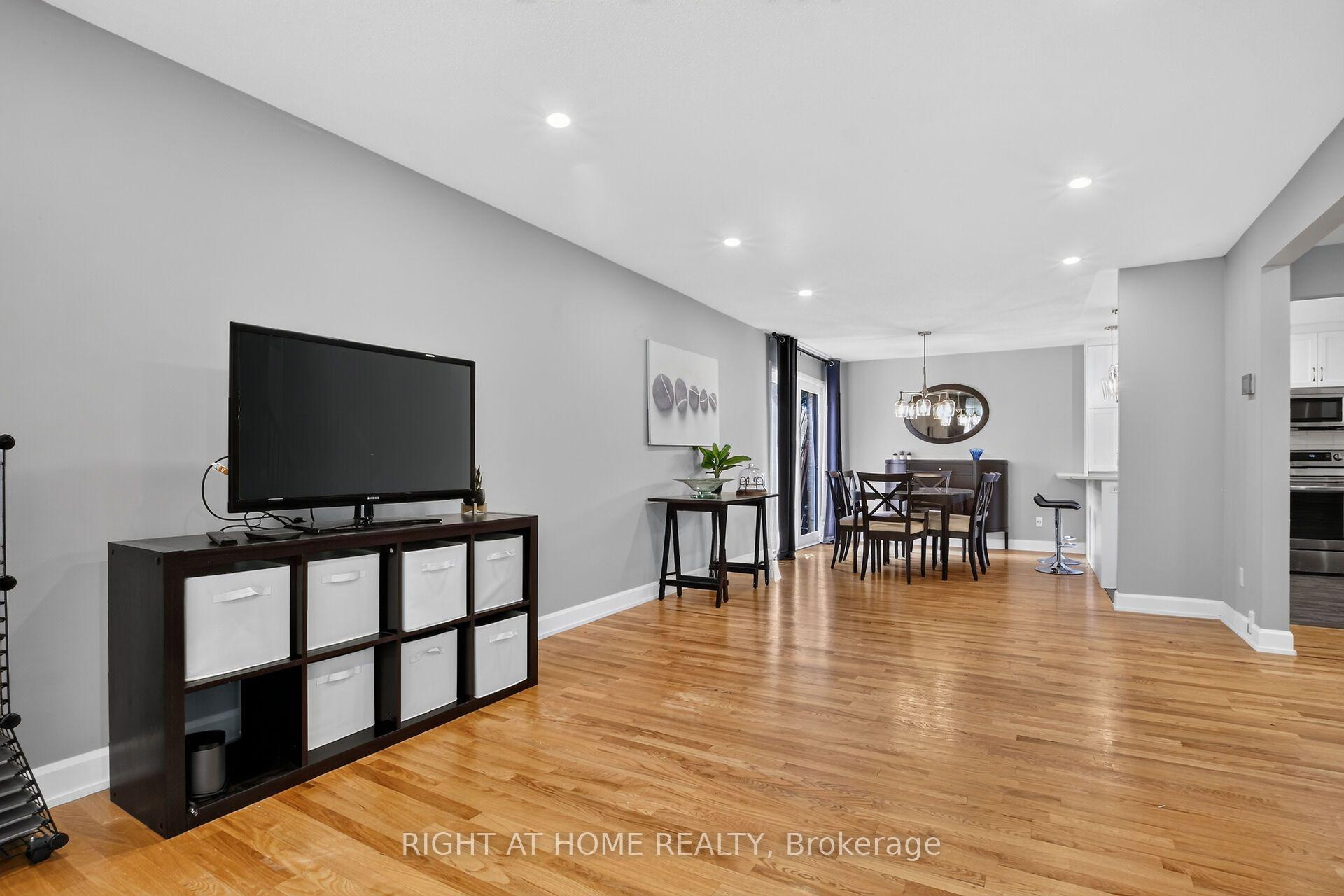 Photo 8 of 3 Pommel Crescent, Ottawa, Kanata - Bridlewood — HOMEH