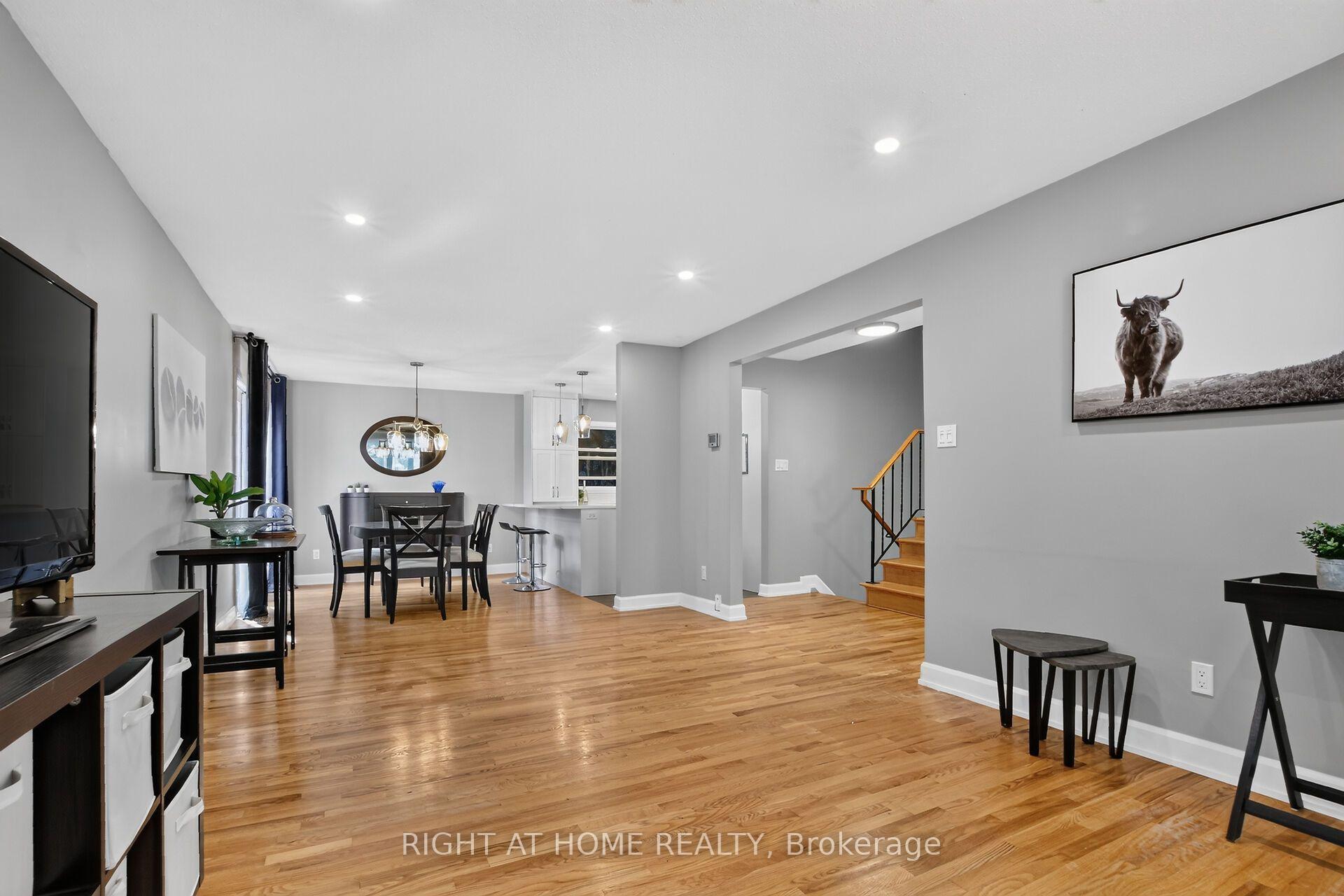 Photo 9 of 3 Pommel Crescent, Ottawa, Kanata - Bridlewood — HOMEH