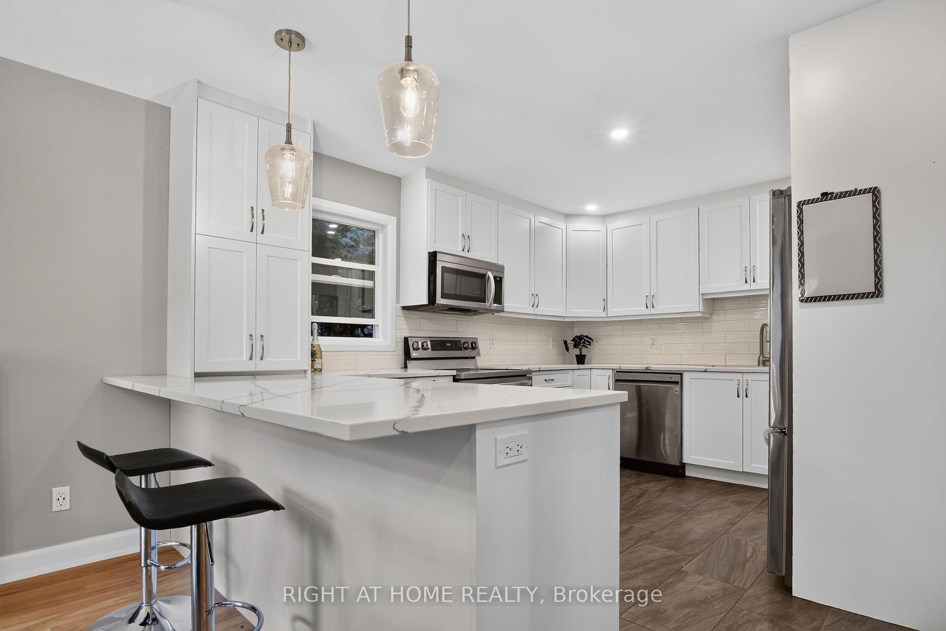Photo 13 of 3 Pommel Crescent, Ottawa, Kanata - Bridlewood — HOMEH