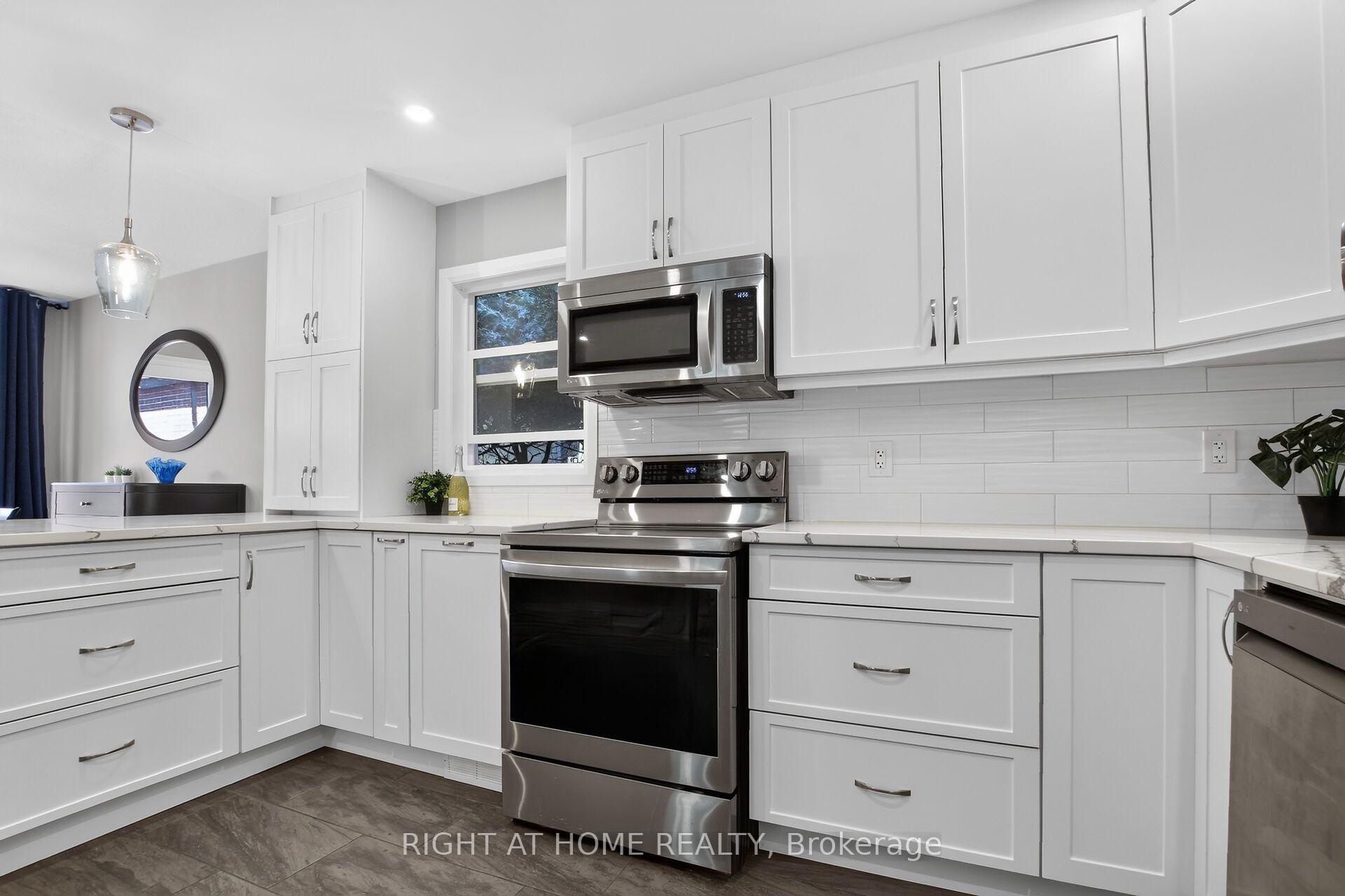 Photo 17 of 3 Pommel Crescent, Ottawa, Kanata - Bridlewood — HOMEH