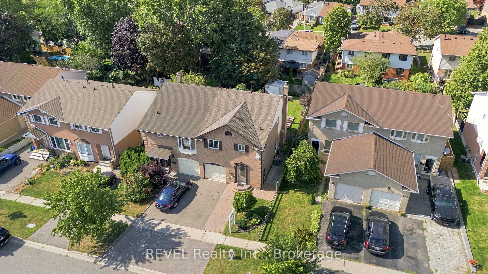 Photo 2 of 1298 Pinehurst Avenue, Oshawa, Donevan — HOMEH
