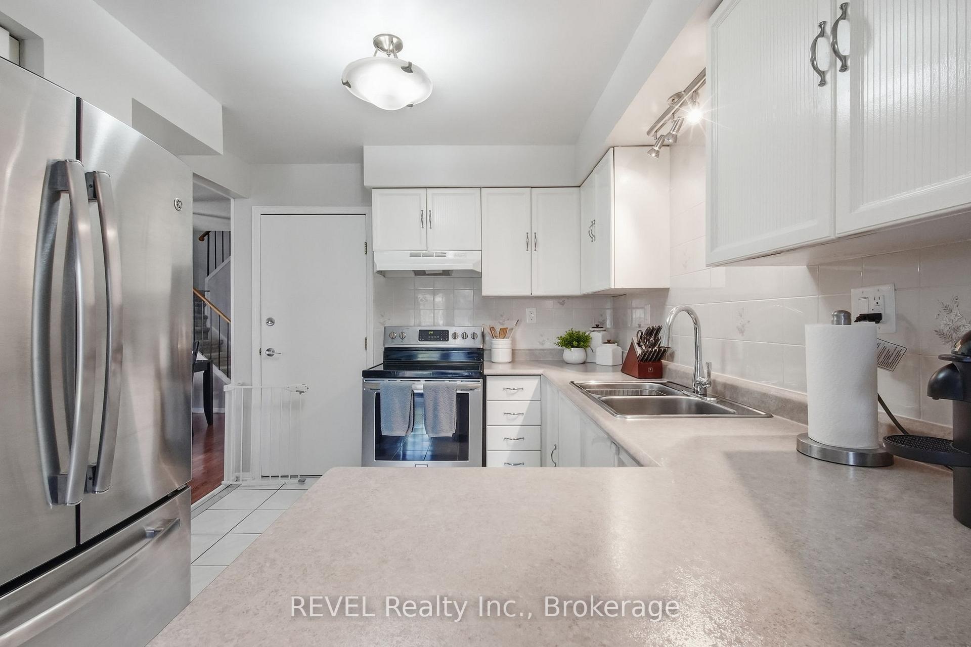 Photo 10 of 1298 Pinehurst Avenue, Oshawa, Donevan — HOMEH