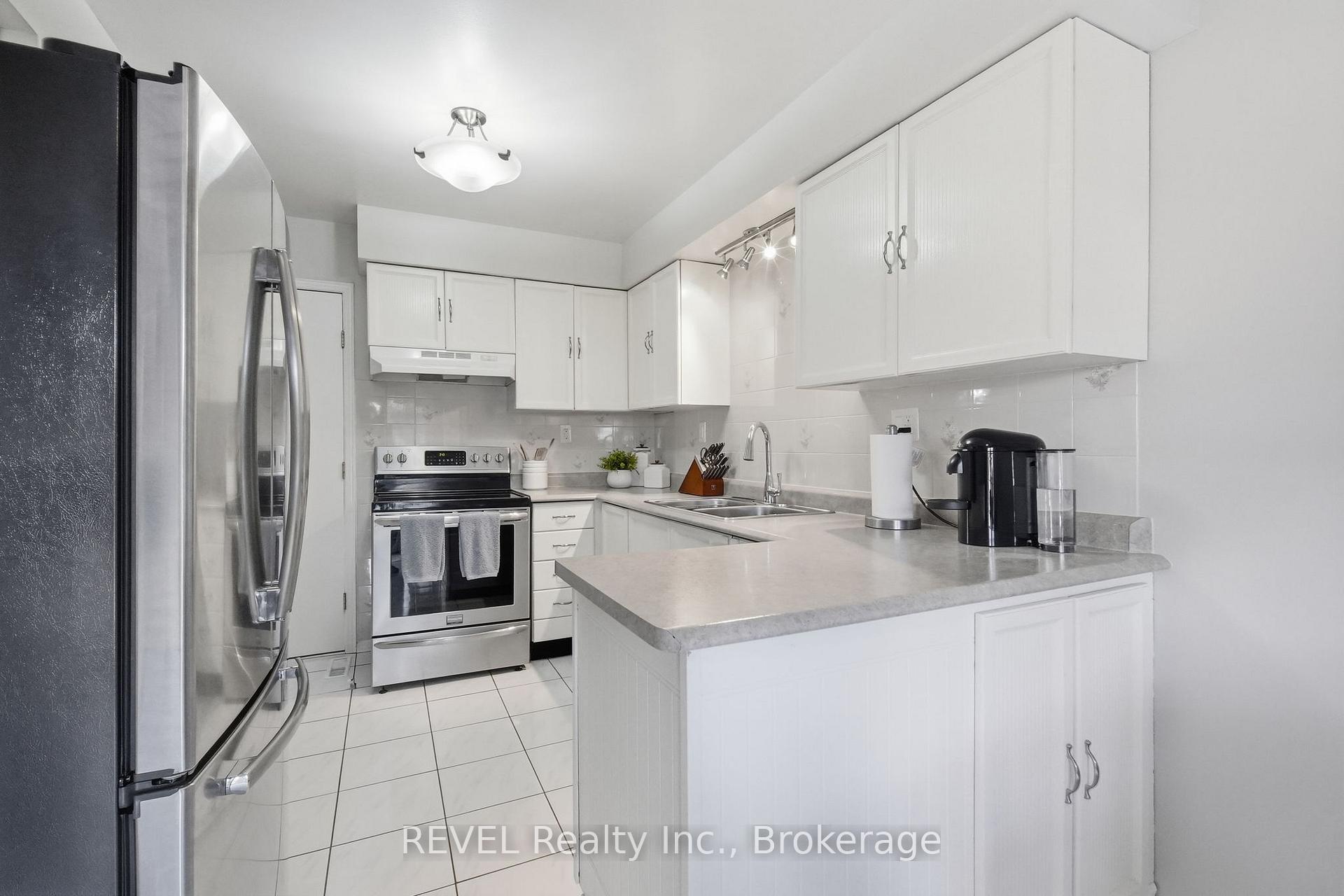 Photo 11 of 1298 Pinehurst Avenue, Oshawa, Donevan — HOMEH