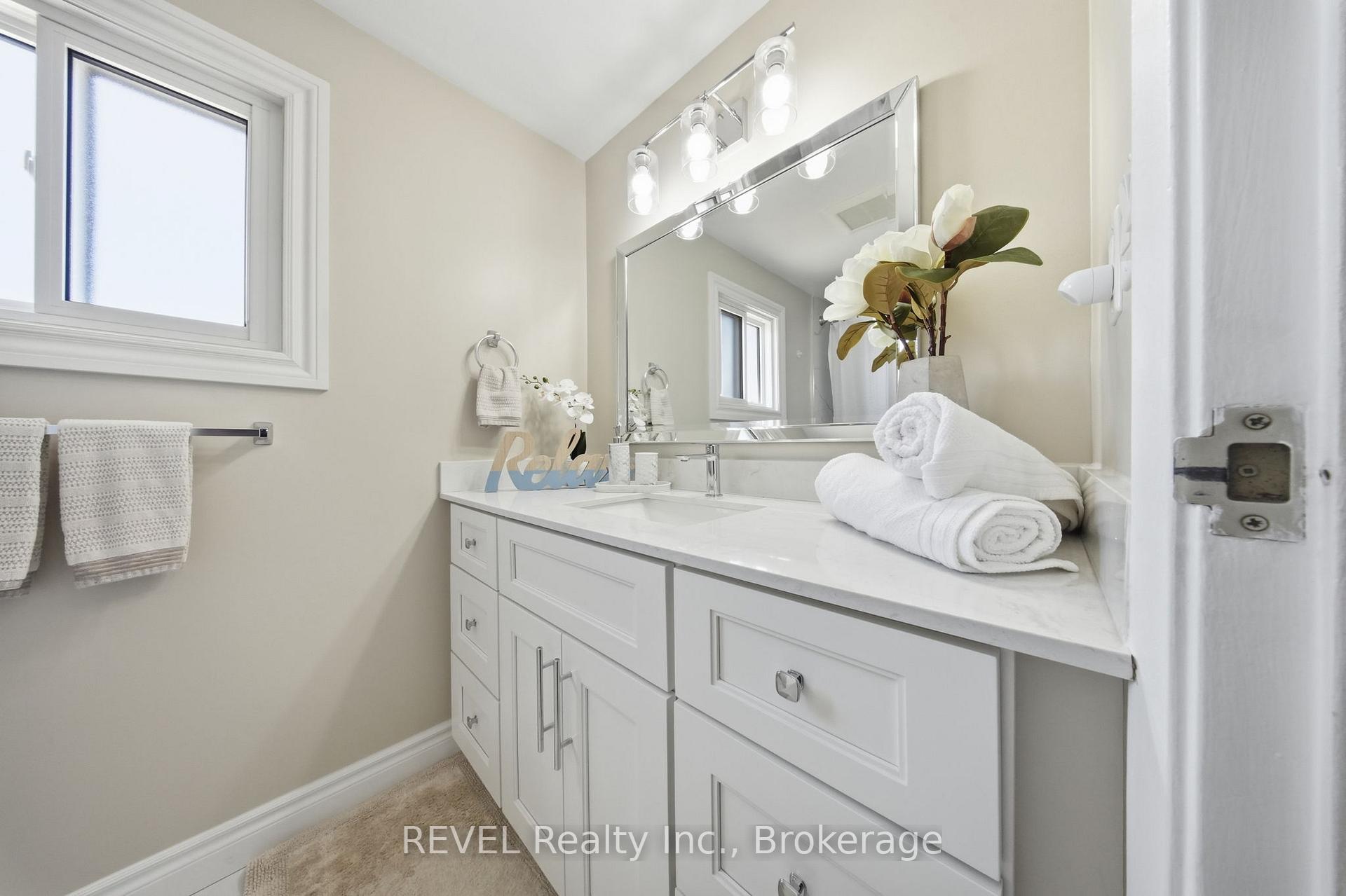 Photo 16 of 1298 Pinehurst Avenue, Oshawa, Donevan — HOMEH