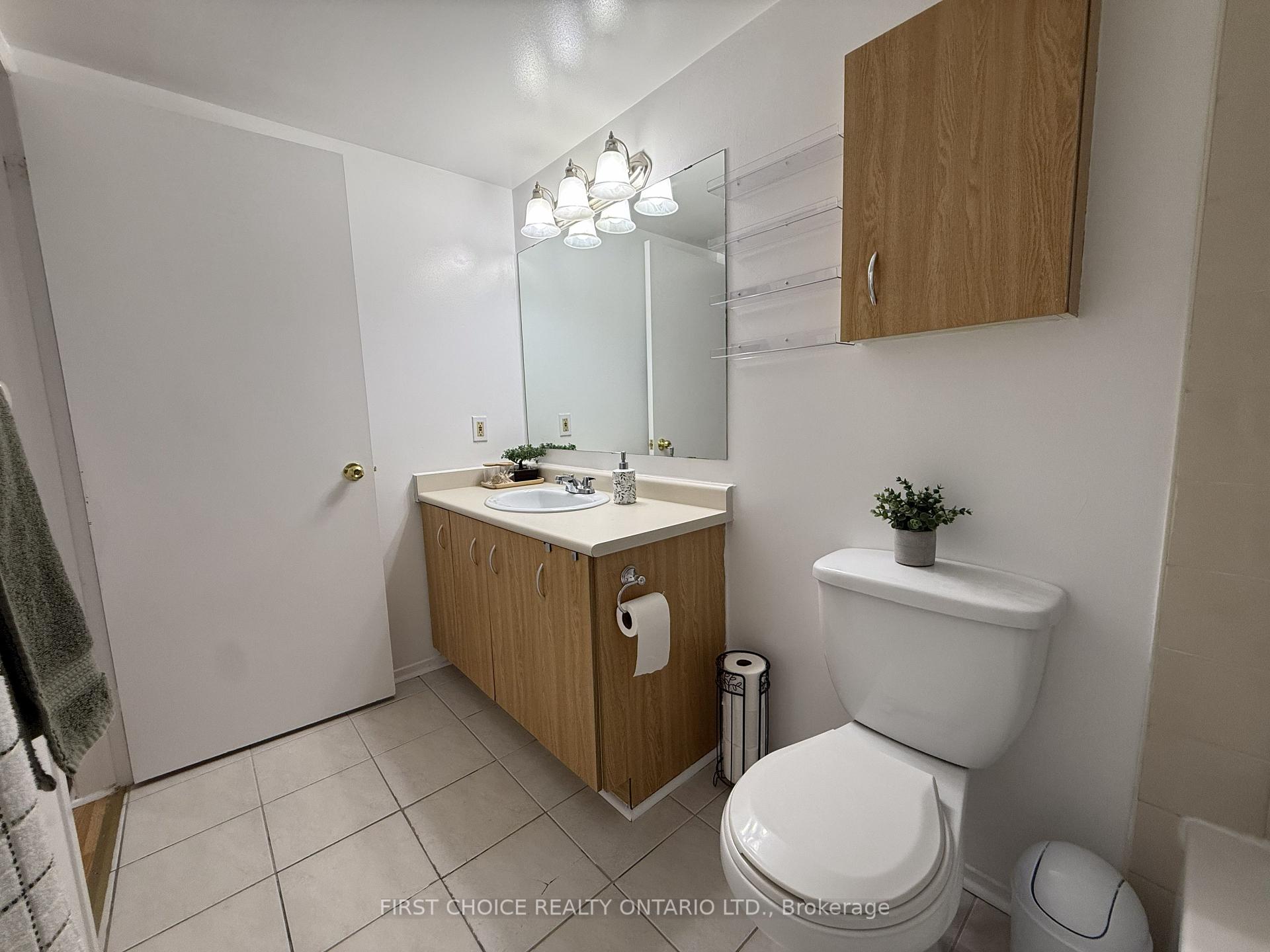 Photo 3 of Unit 316, 345 Centrum Boulevard, Ottawa, Bilberry Creek/Queenswood Heights — HOMEH