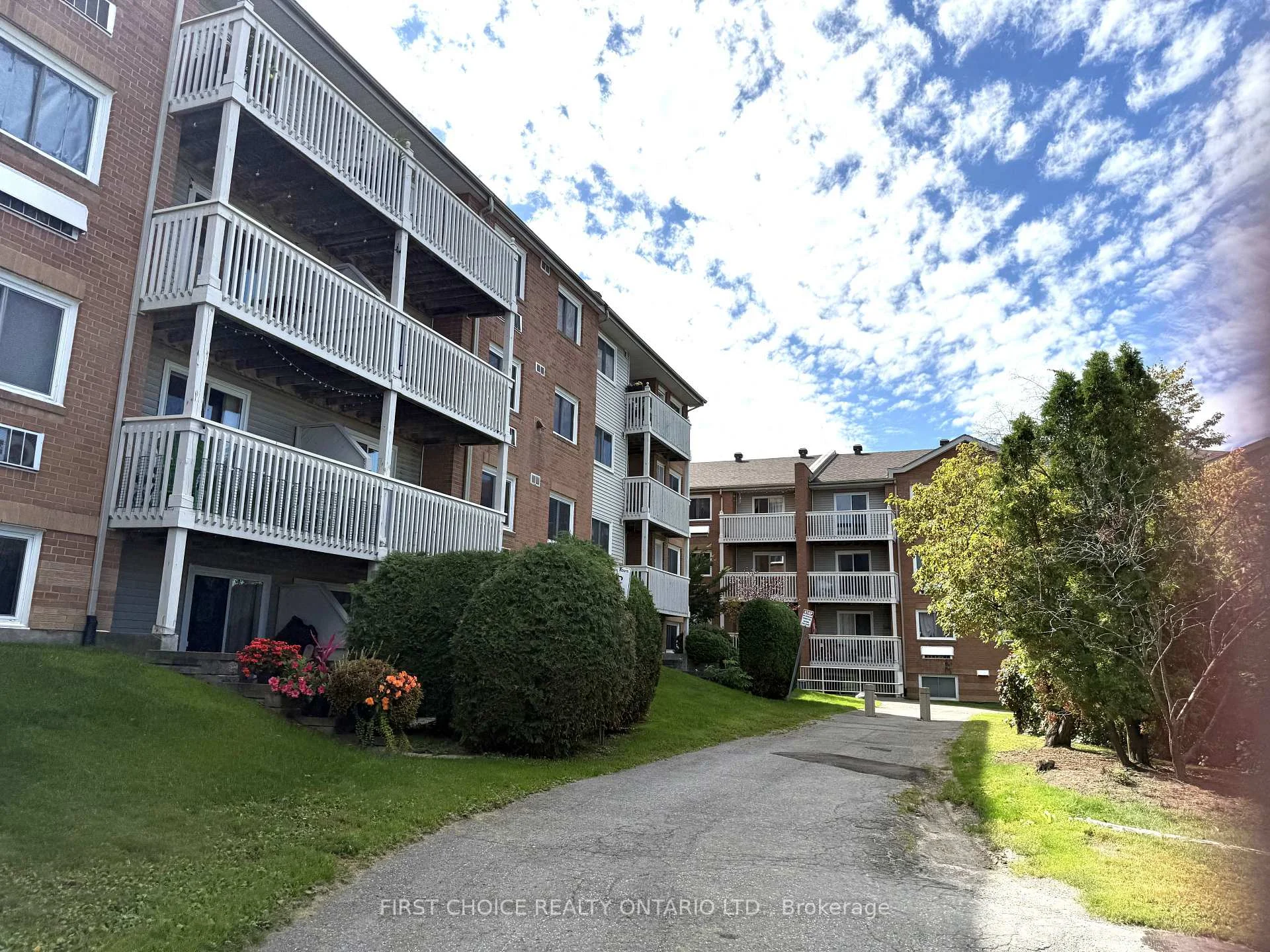 Photo 48 of Unit 316, 345 Centrum Boulevard, Ottawa, Bilberry Creek/Queenswood Heights — HOMEH