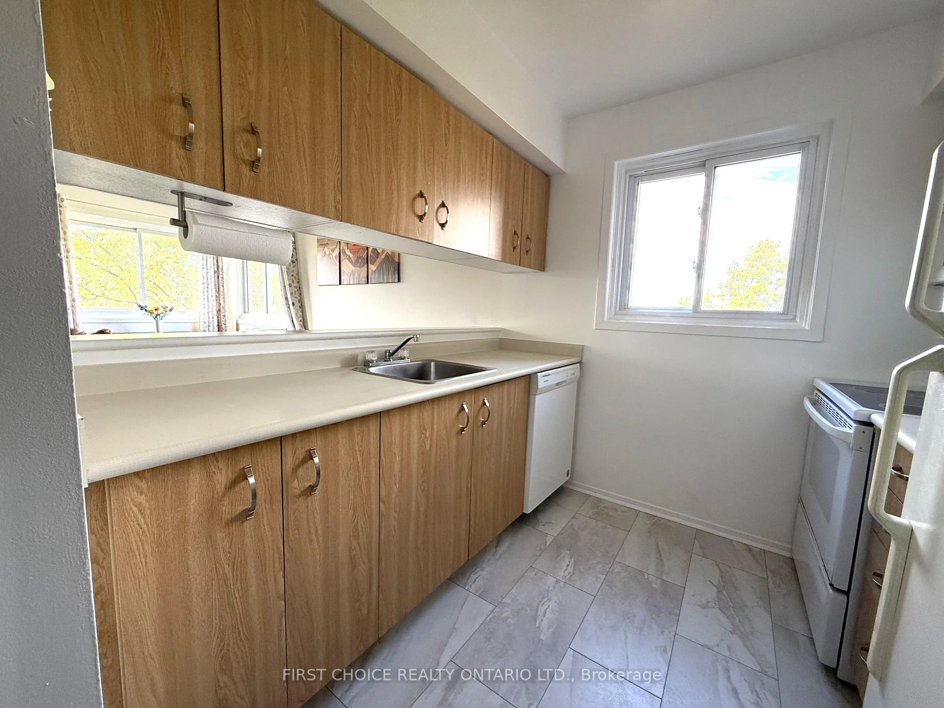 Photo 19 of Unit 316, 345 Centrum Boulevard, Ottawa, Bilberry Creek/Queenswood Heights — HOMEH