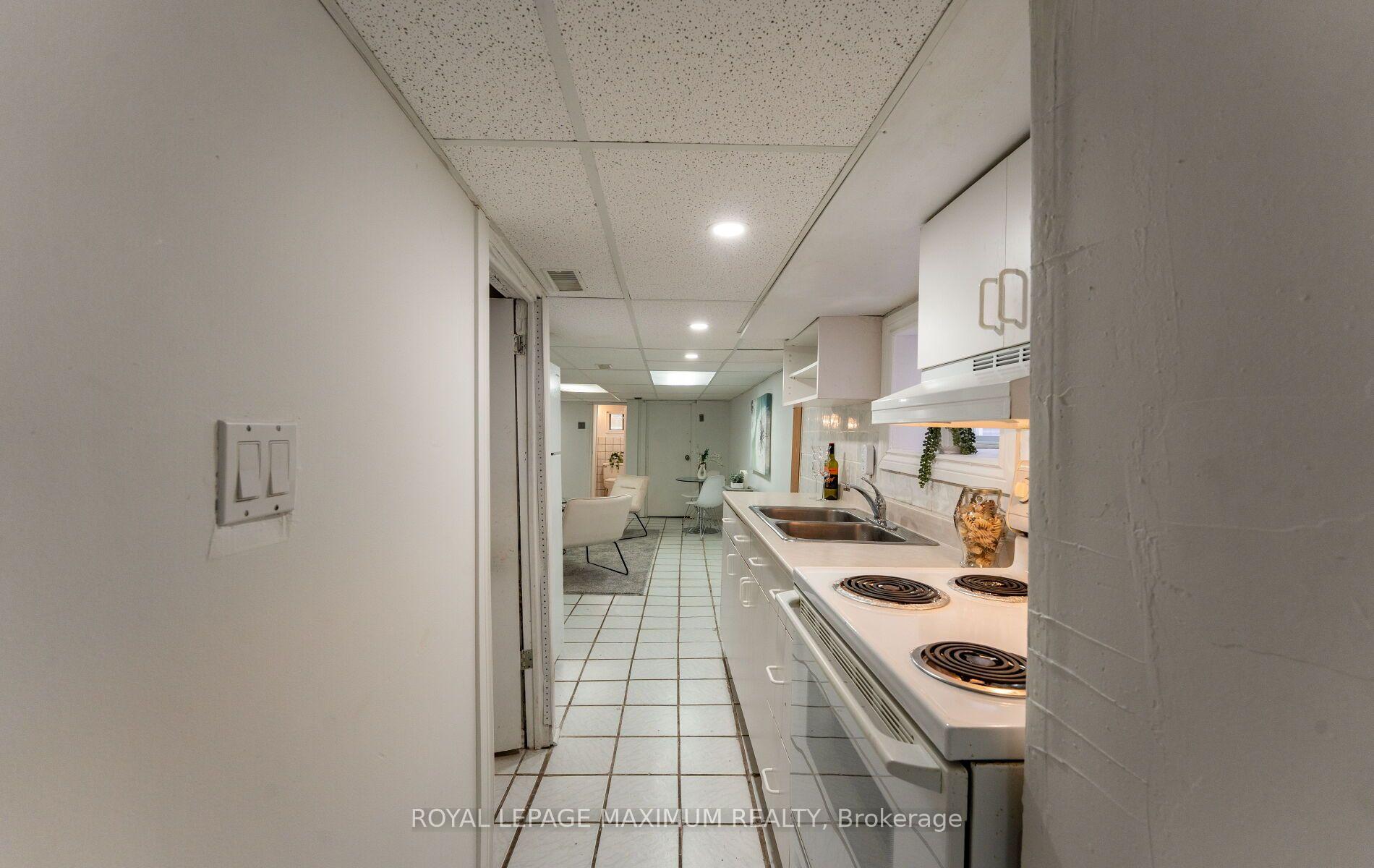 Photo 20 of 376 Mc Roberts Avenue, Toronto, Caledonia-Fairbank — HOMEH
