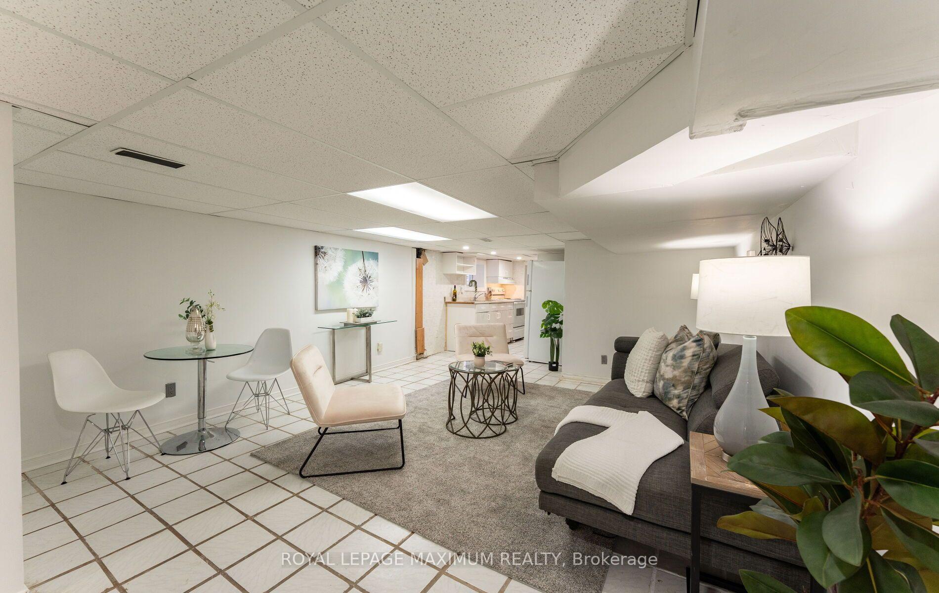 Photo 23 of 376 Mc Roberts Avenue, Toronto, Caledonia-Fairbank — HOMEH