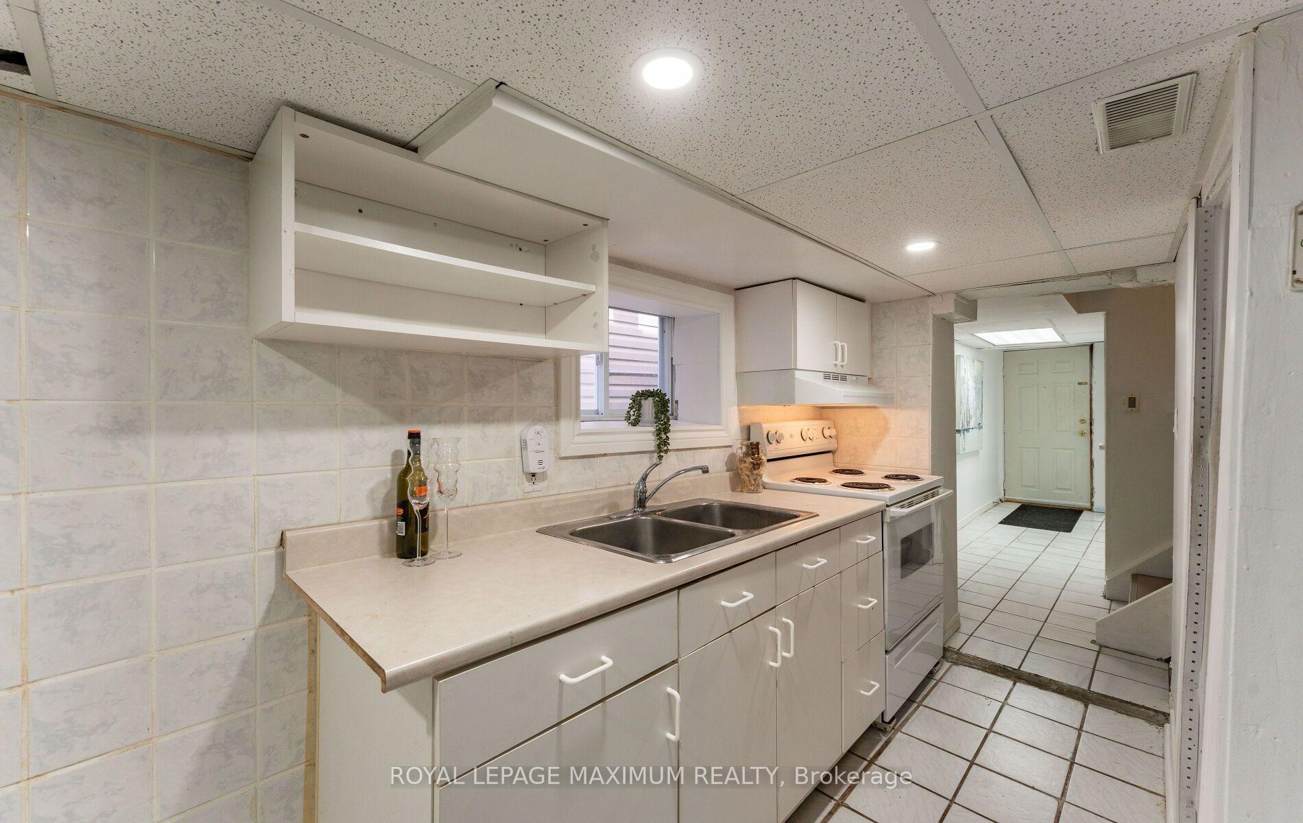 Photo 27 of 376 Mc Roberts Avenue, Toronto, Caledonia-Fairbank — HOMEH