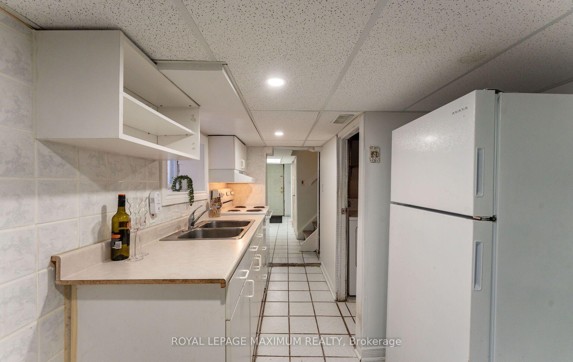 Photo 28 of 376 Mc Roberts Avenue, Toronto, Caledonia-Fairbank — HOMEH