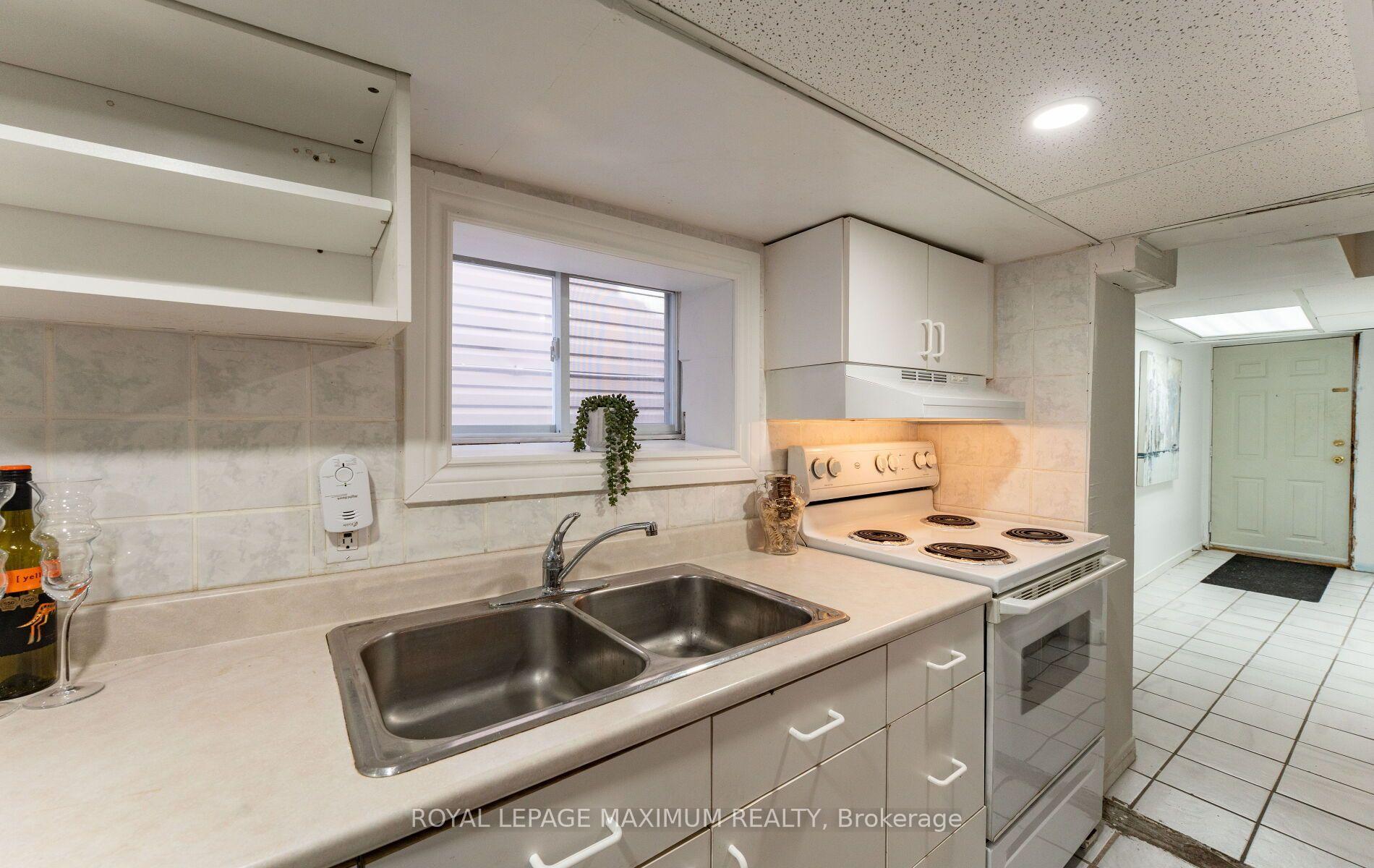 Photo 29 of 376 Mc Roberts Avenue, Toronto, Caledonia-Fairbank — HOMEH