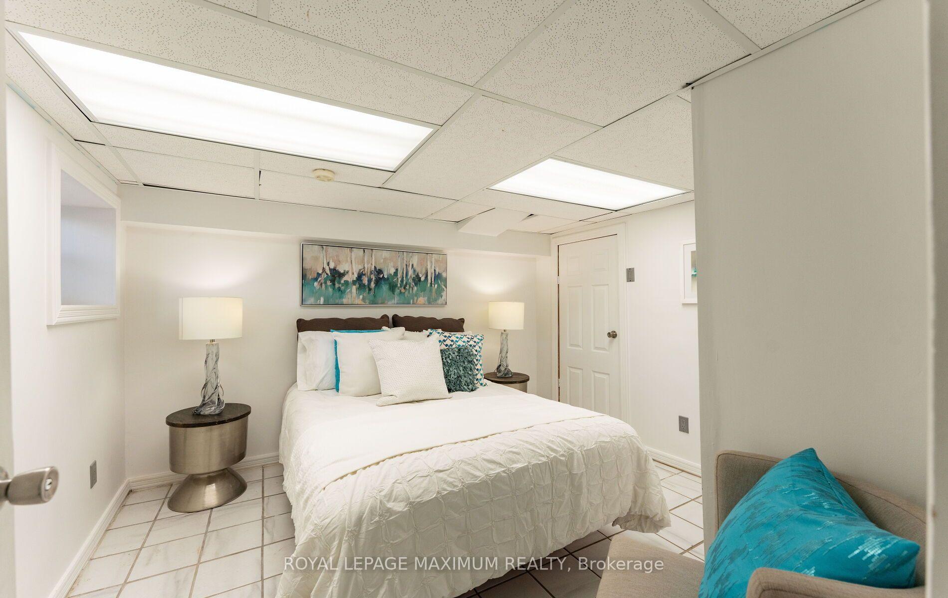 Photo 31 of 376 Mc Roberts Avenue, Toronto, Caledonia-Fairbank — HOMEH