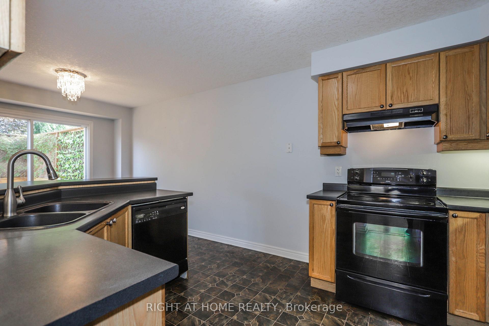 Photo 1 of 756 Hedgerow Place, London, North C — HOMEH