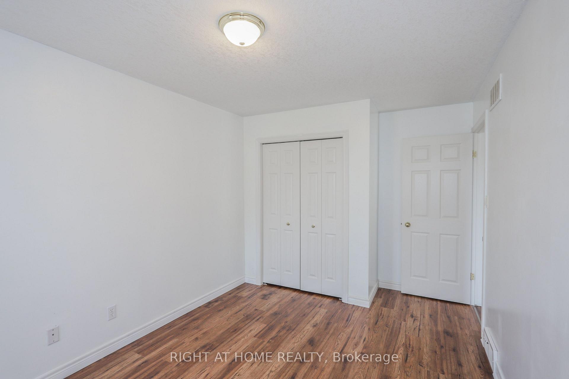 Photo 11 of 756 Hedgerow Place, London, North C — HOMEH