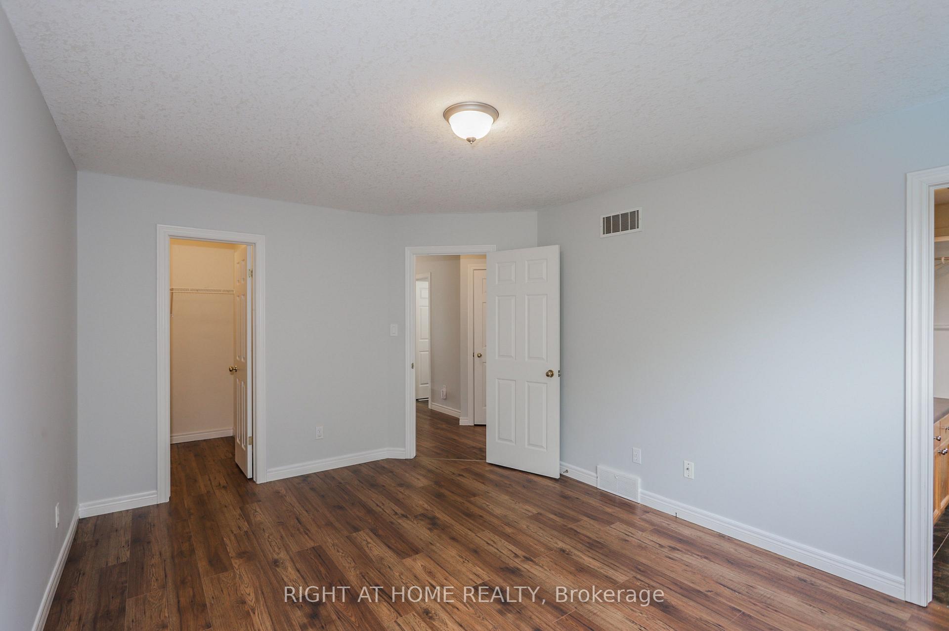 Photo 15 of 756 Hedgerow Place, London, North C — HOMEH
