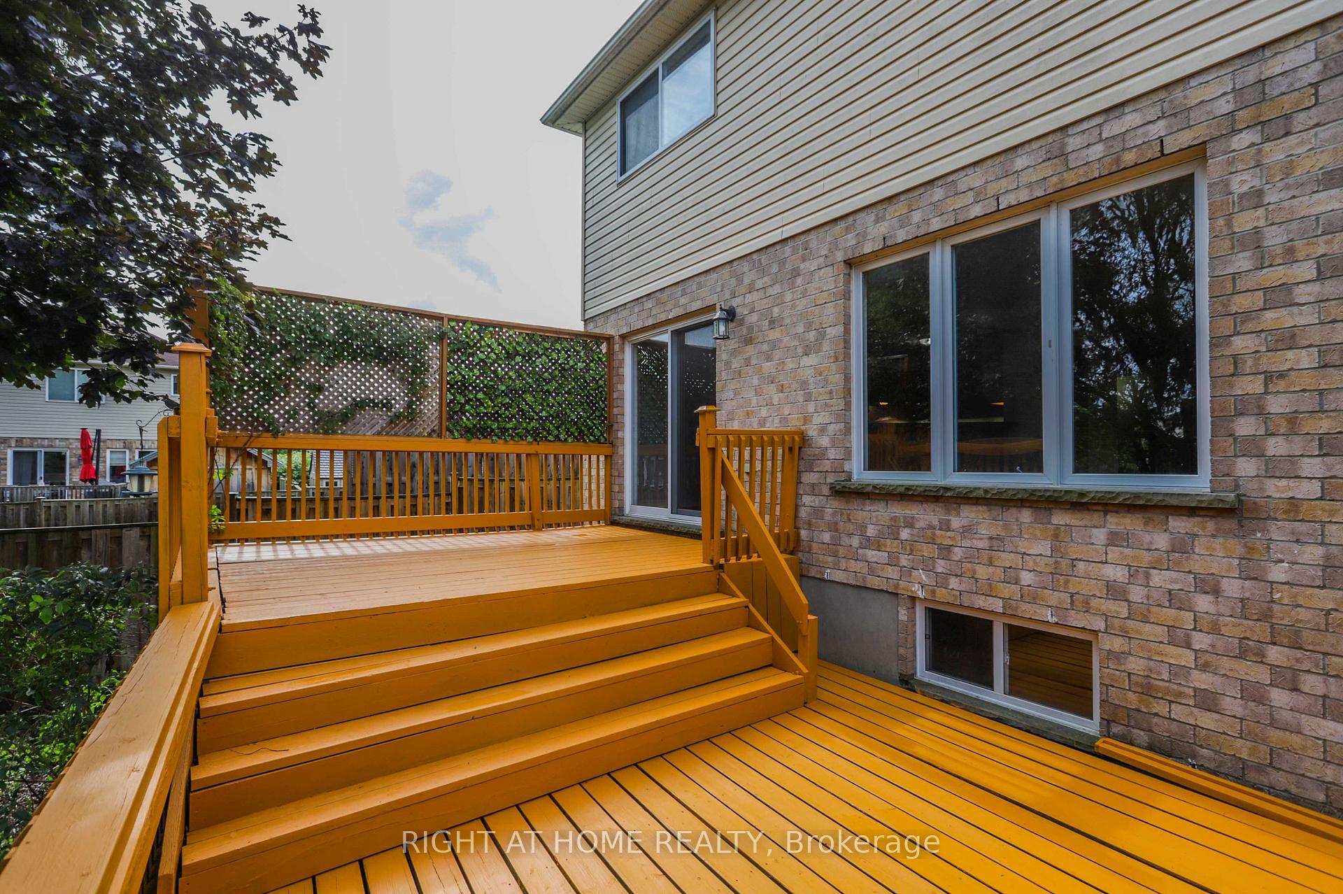 Photo 25 of 756 Hedgerow Place, London, North C — HOMEH