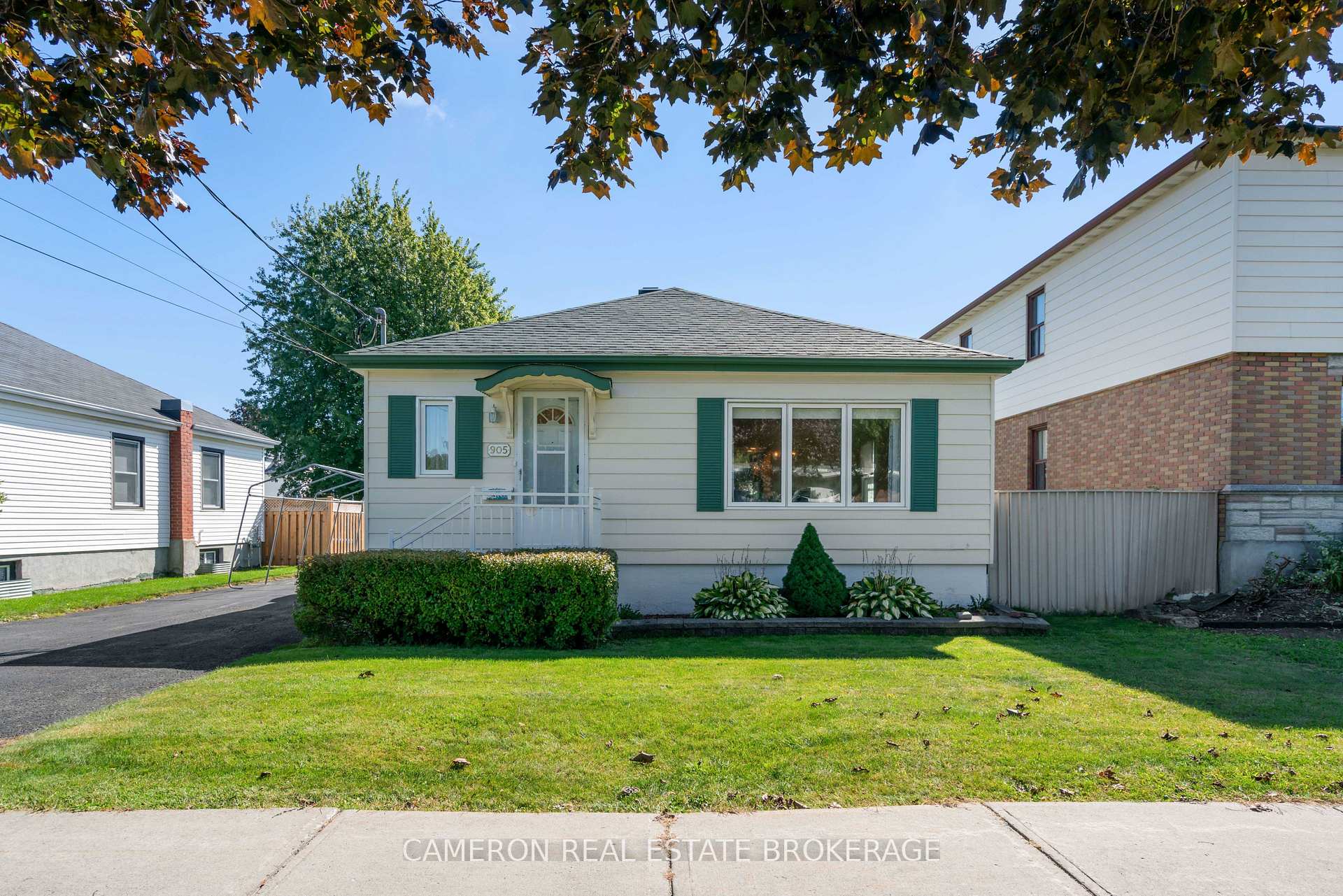 Photo of 905 Third Street E