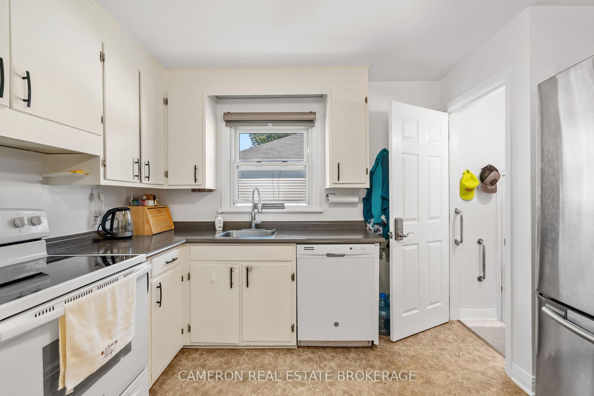 Photo 10 of 905 Third Street E, Cornwall, Cornwall — HOMEH