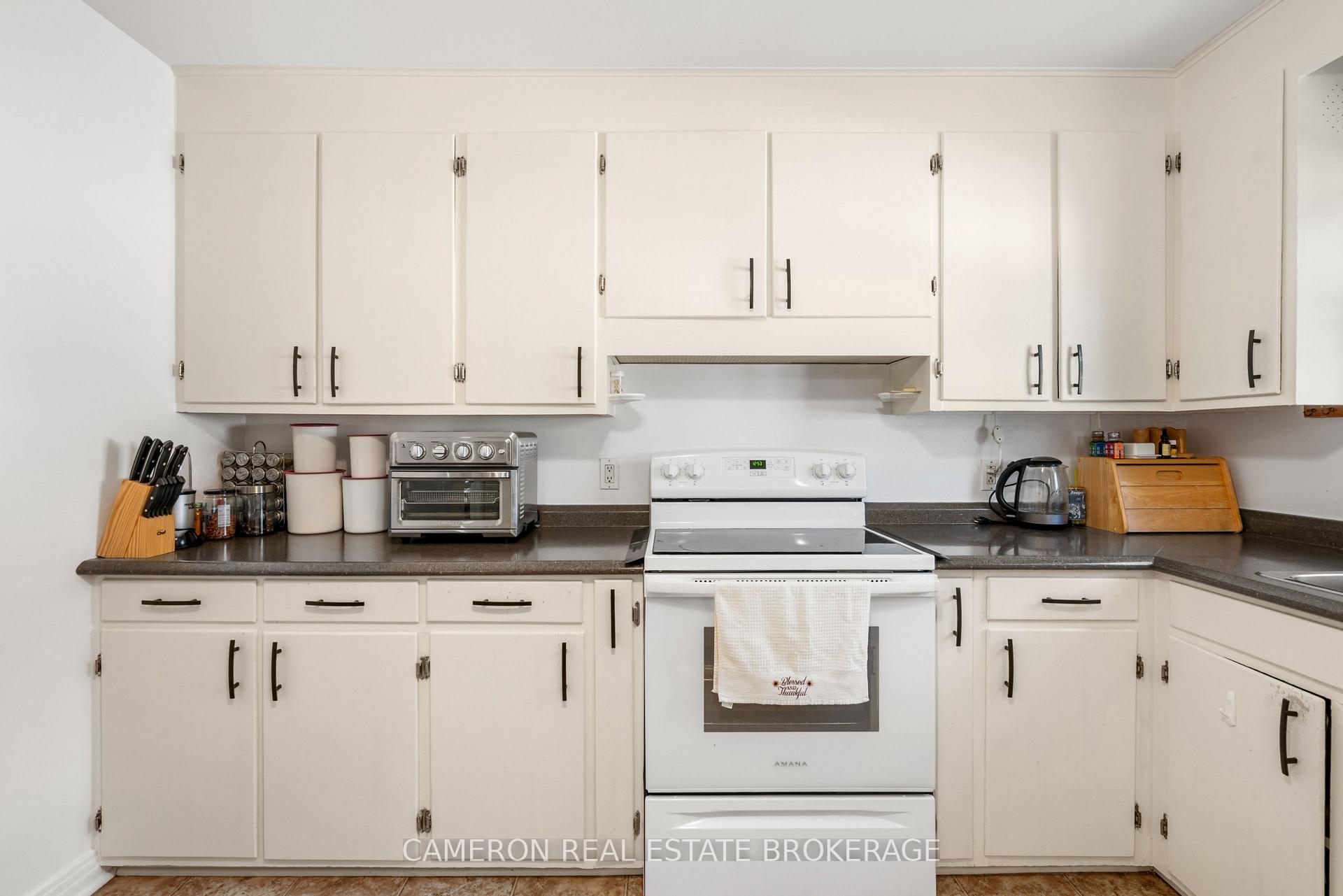 Photo 12 of 905 Third Street E, Cornwall, Cornwall — HOMEH