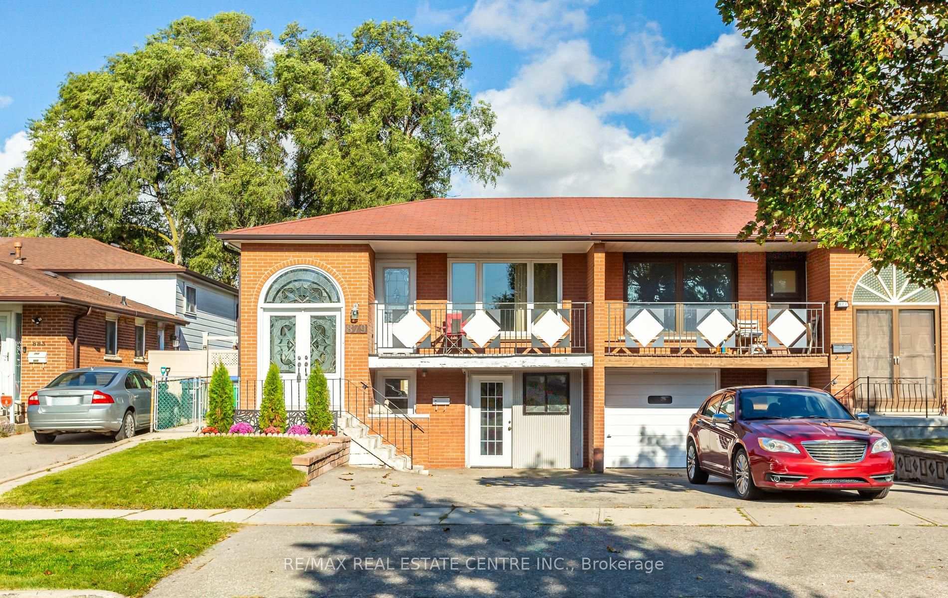 Photo 1 of 879 Consort Crescent, Mississauga, Erindale — HOMEH
