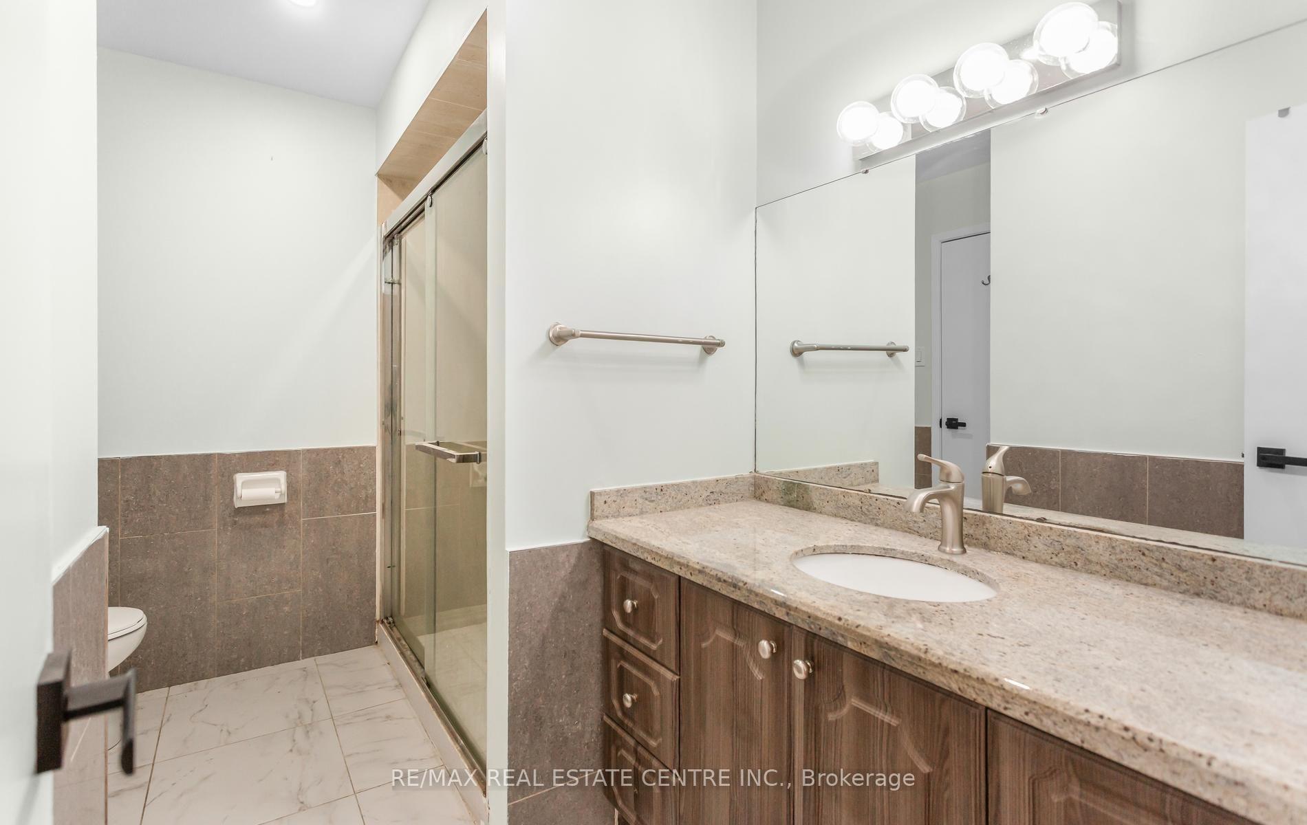Photo 28 of 879 Consort Crescent, Mississauga, Erindale — HOMEH