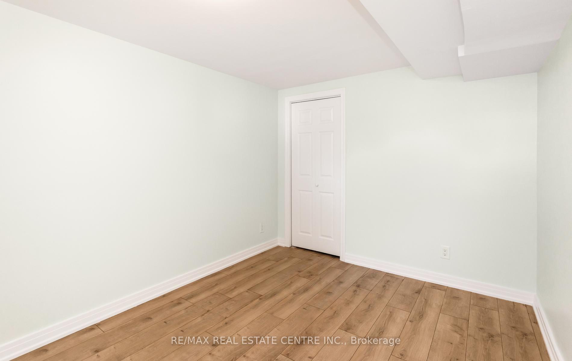 Photo 40 of 879 Consort Crescent, Mississauga, Erindale — HOMEH