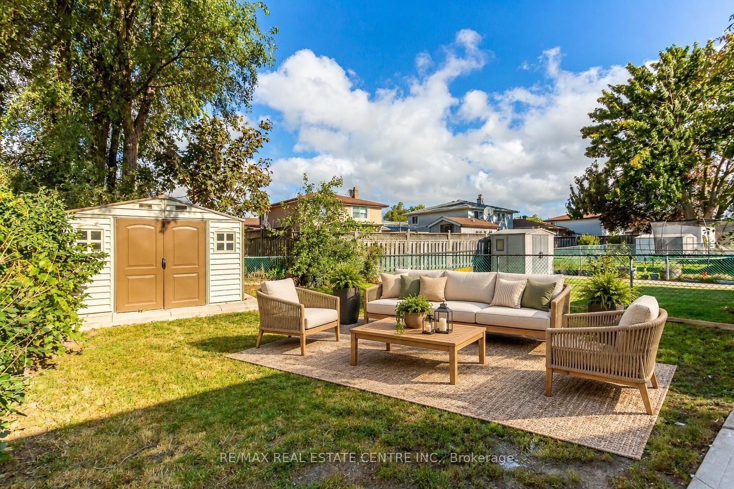 Photo 55 of 879 Consort Crescent, Mississauga, Erindale — HOMEH
