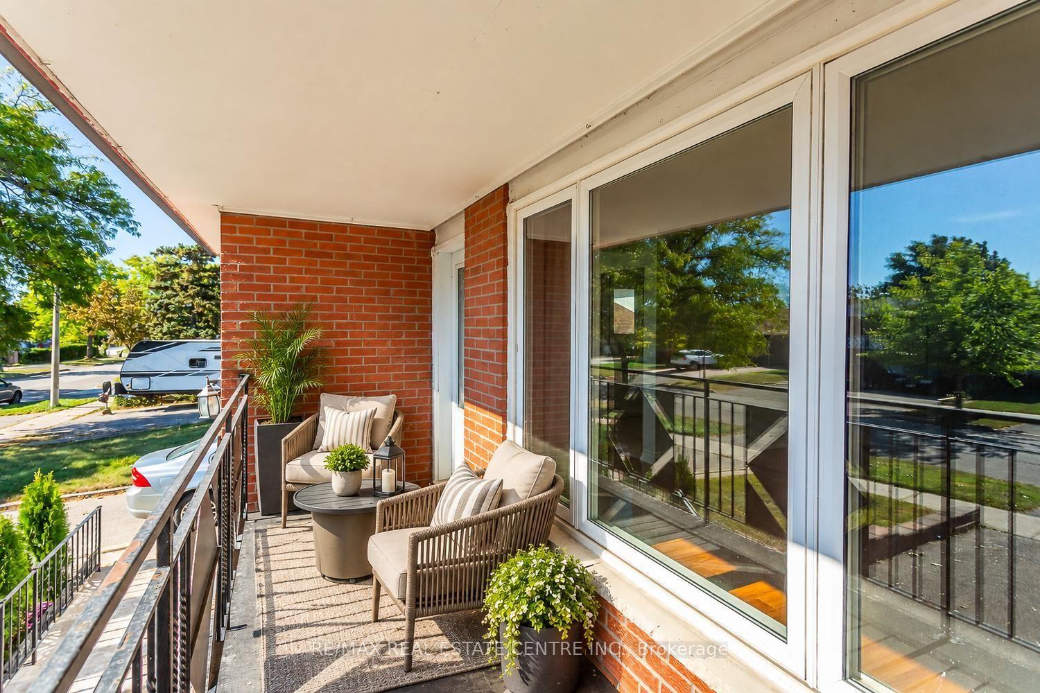 Photo 56 of 879 Consort Crescent, Mississauga, Erindale — HOMEH