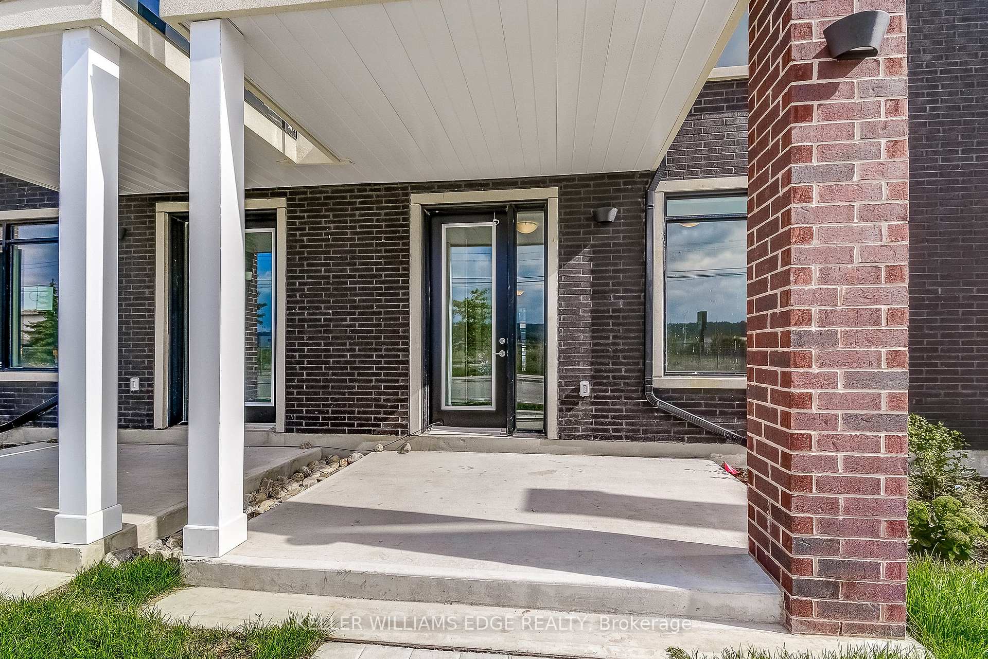 Photo 3 of 58 Windward Drive, Grimsby, Grimsby Beach — HOMEH