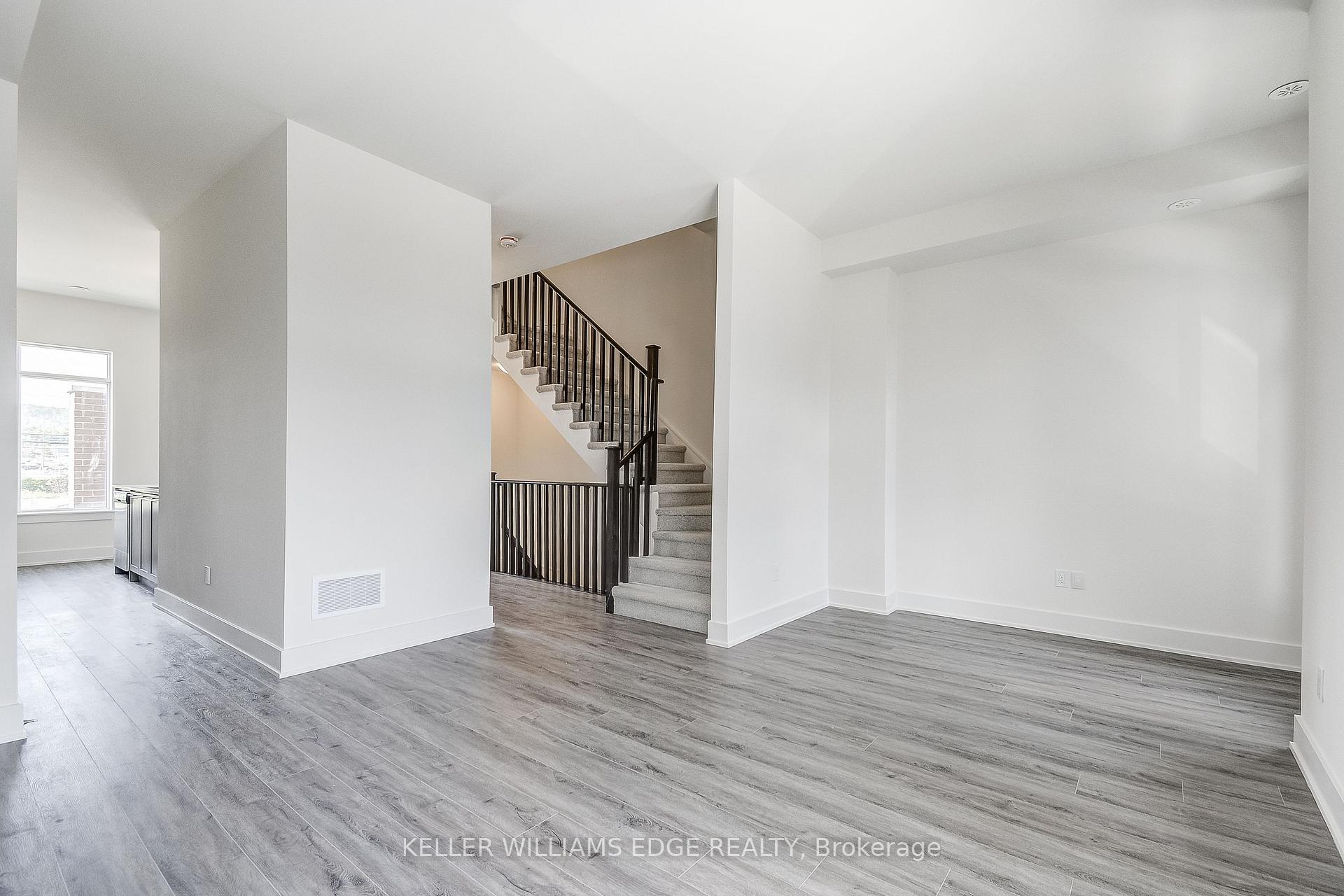 Photo 15 of 58 Windward Drive, Grimsby, Grimsby Beach — HOMEH