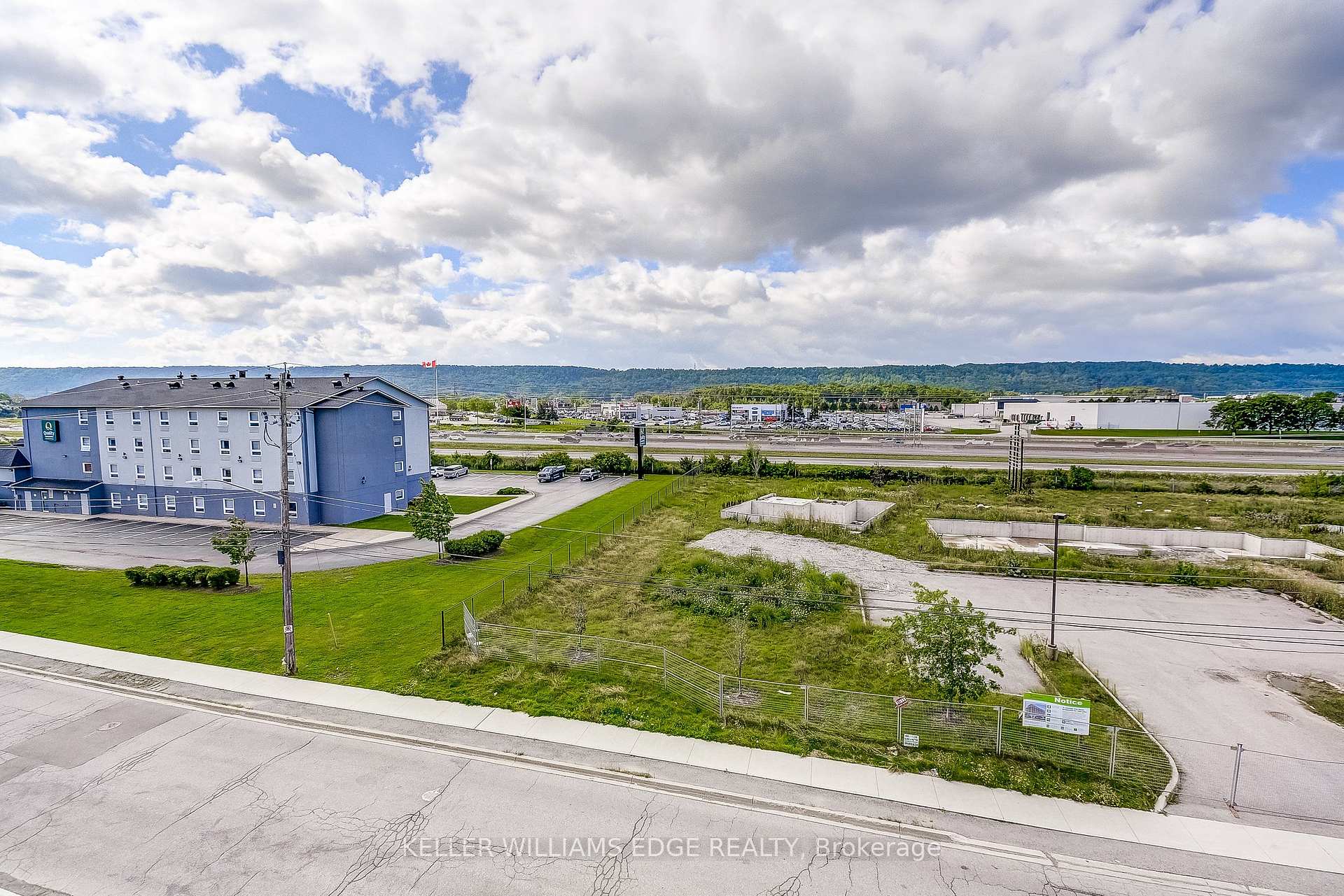 Photo 31 of 58 Windward Drive, Grimsby, Grimsby Beach — HOMEH