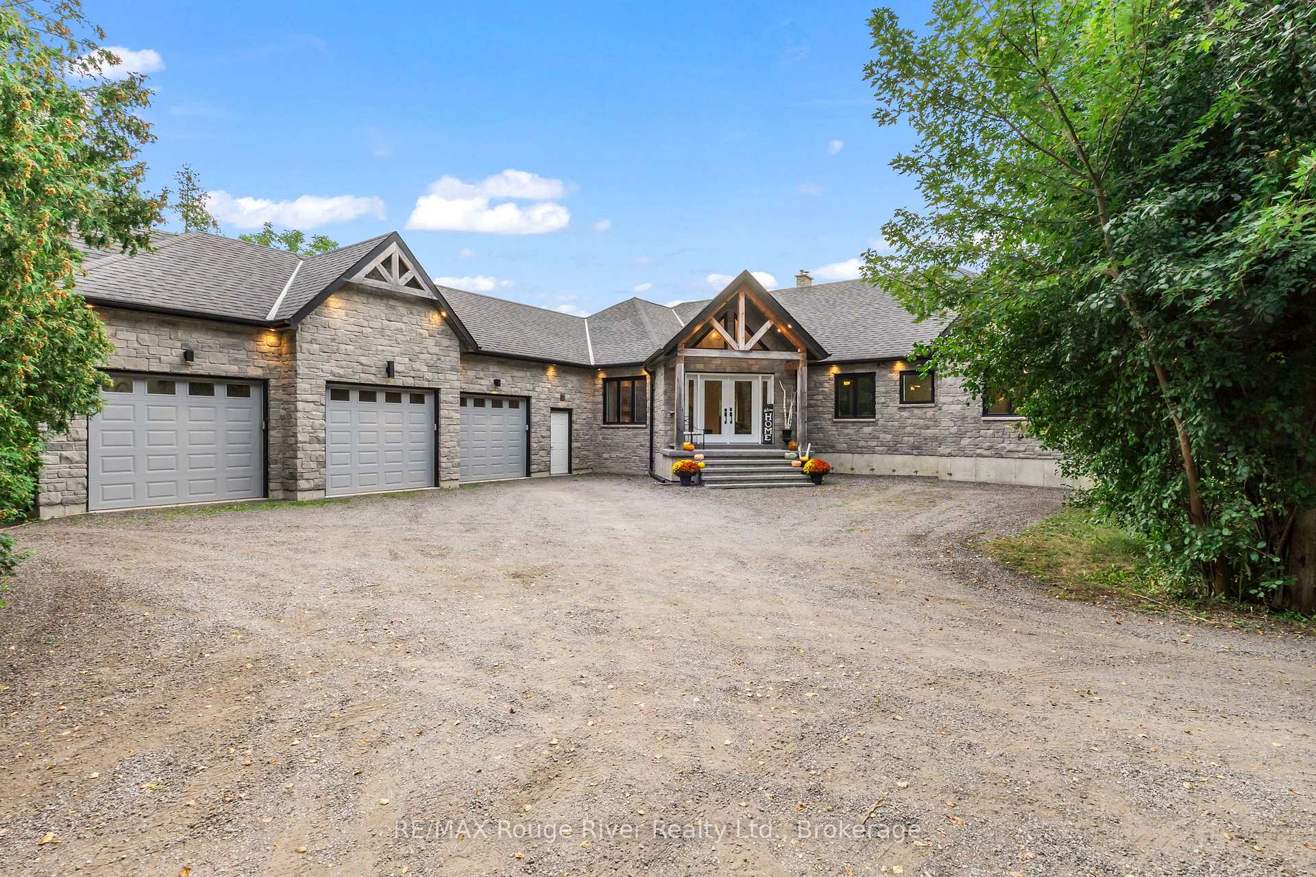Photo 2 of 4500 Old Scugog Road, Clarington, Bowmanville — HOMEH