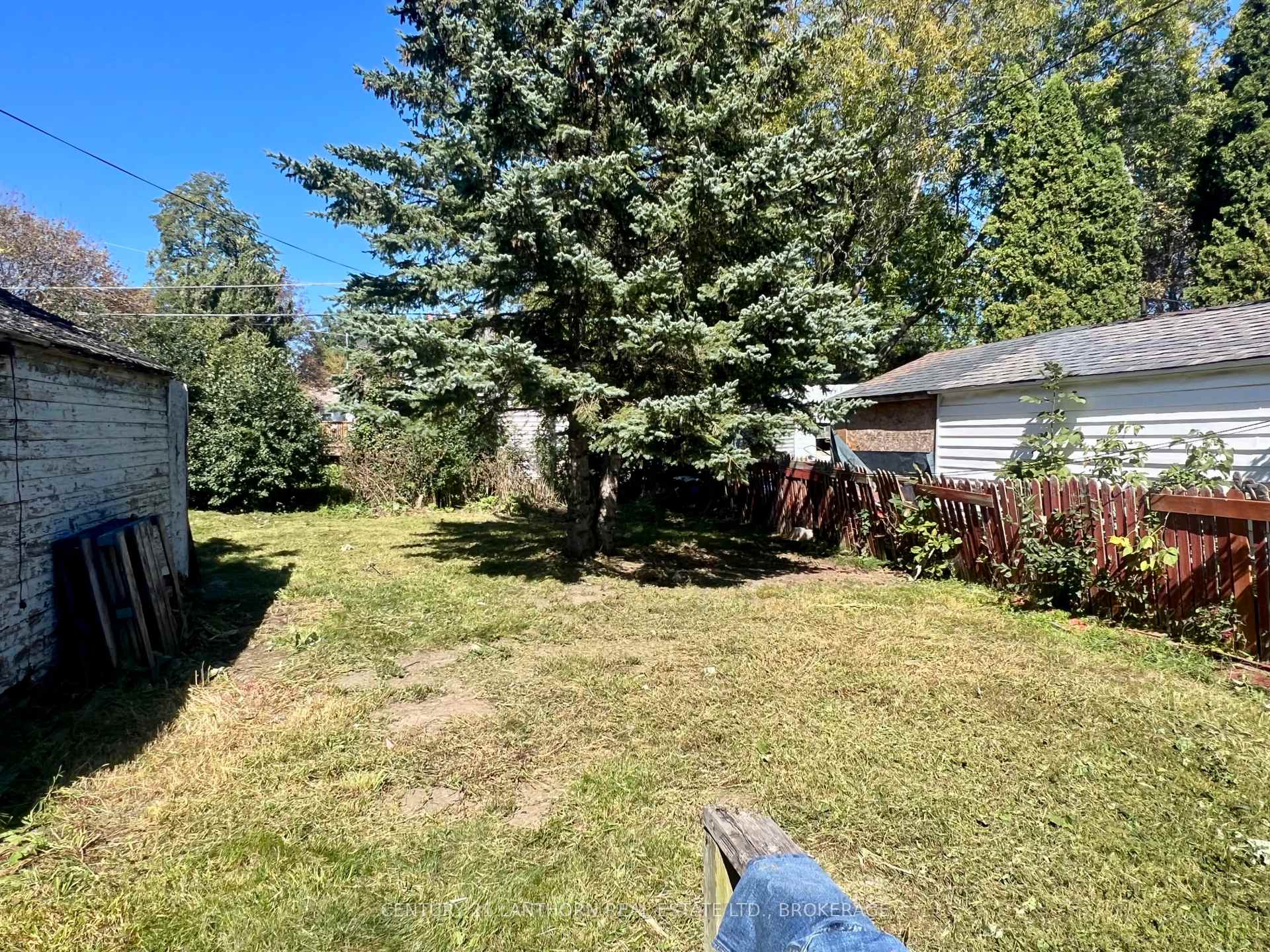 Photo 6 of 21 First Avenue, Kingston, East of Sir John A. Blvd — HOMEH